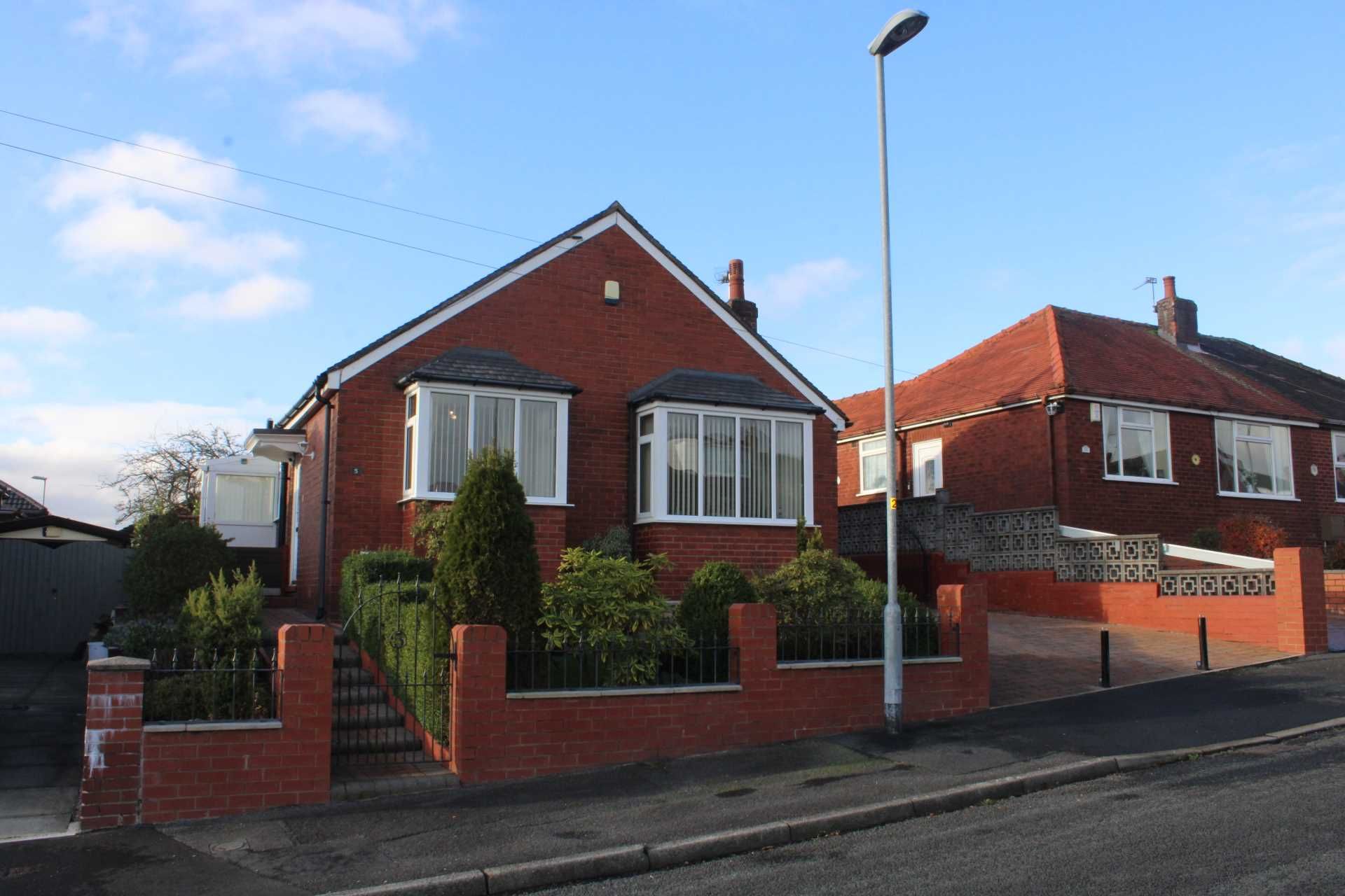 2 bed detached bungalow for sale in Severn Road, Chadderton, Oldham OL9