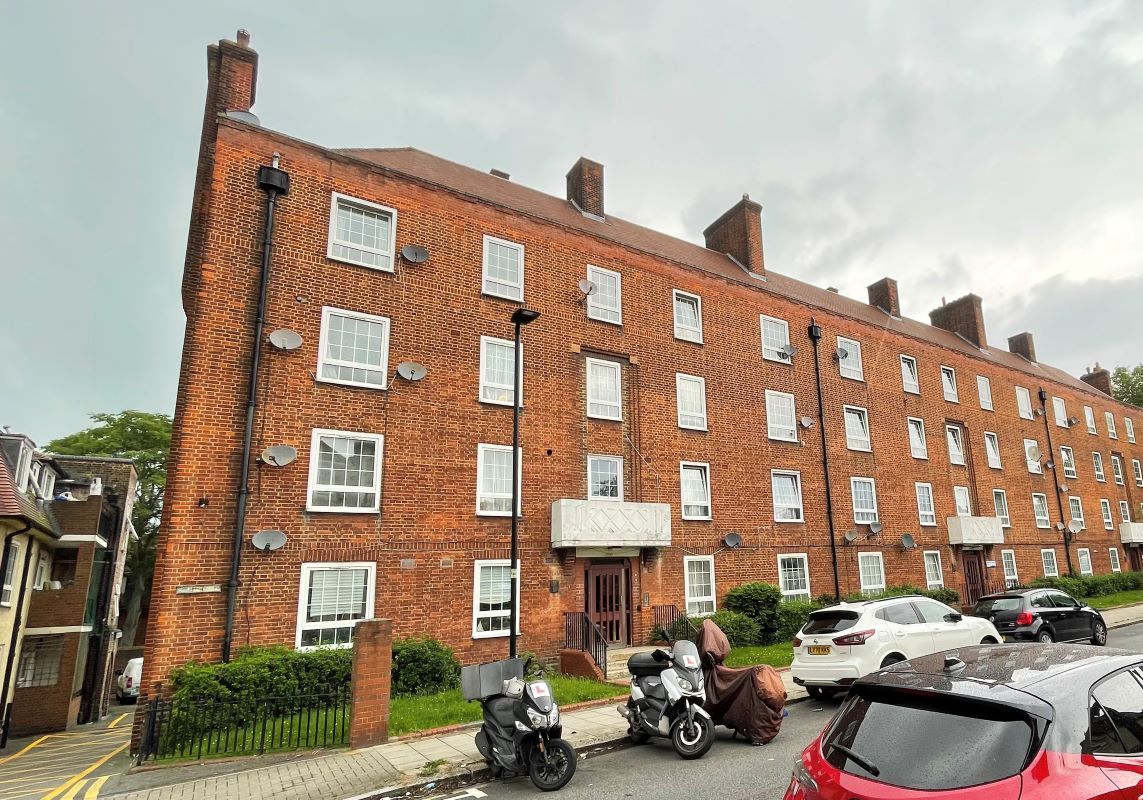 43 Mountearl Gardens, Streatham, London SW16