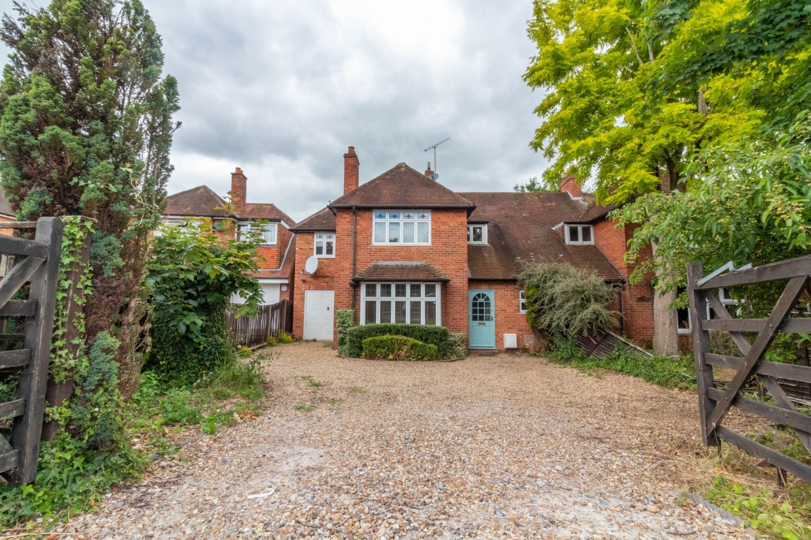 4 bed semidetached house for sale in Kentwood Hill, Tilehurst, Reading