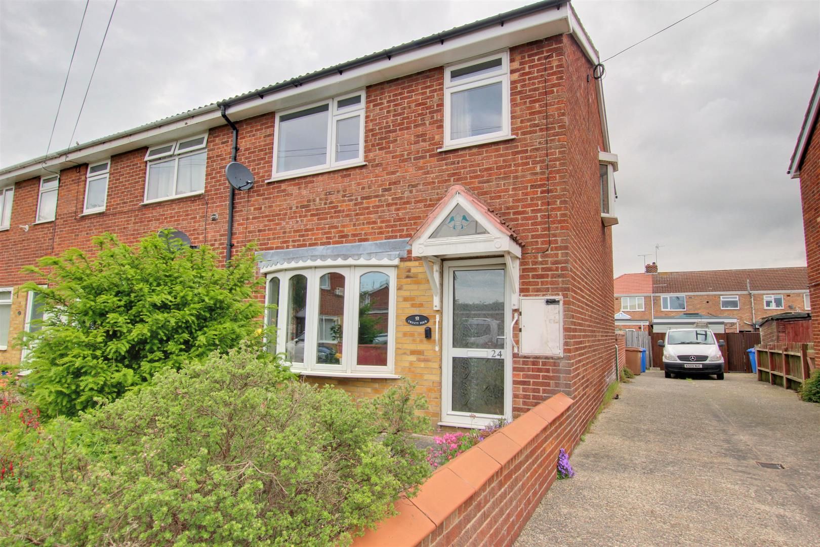 3 bed end terrace house for sale in Grove Park, Beverley HU17 Zoopla