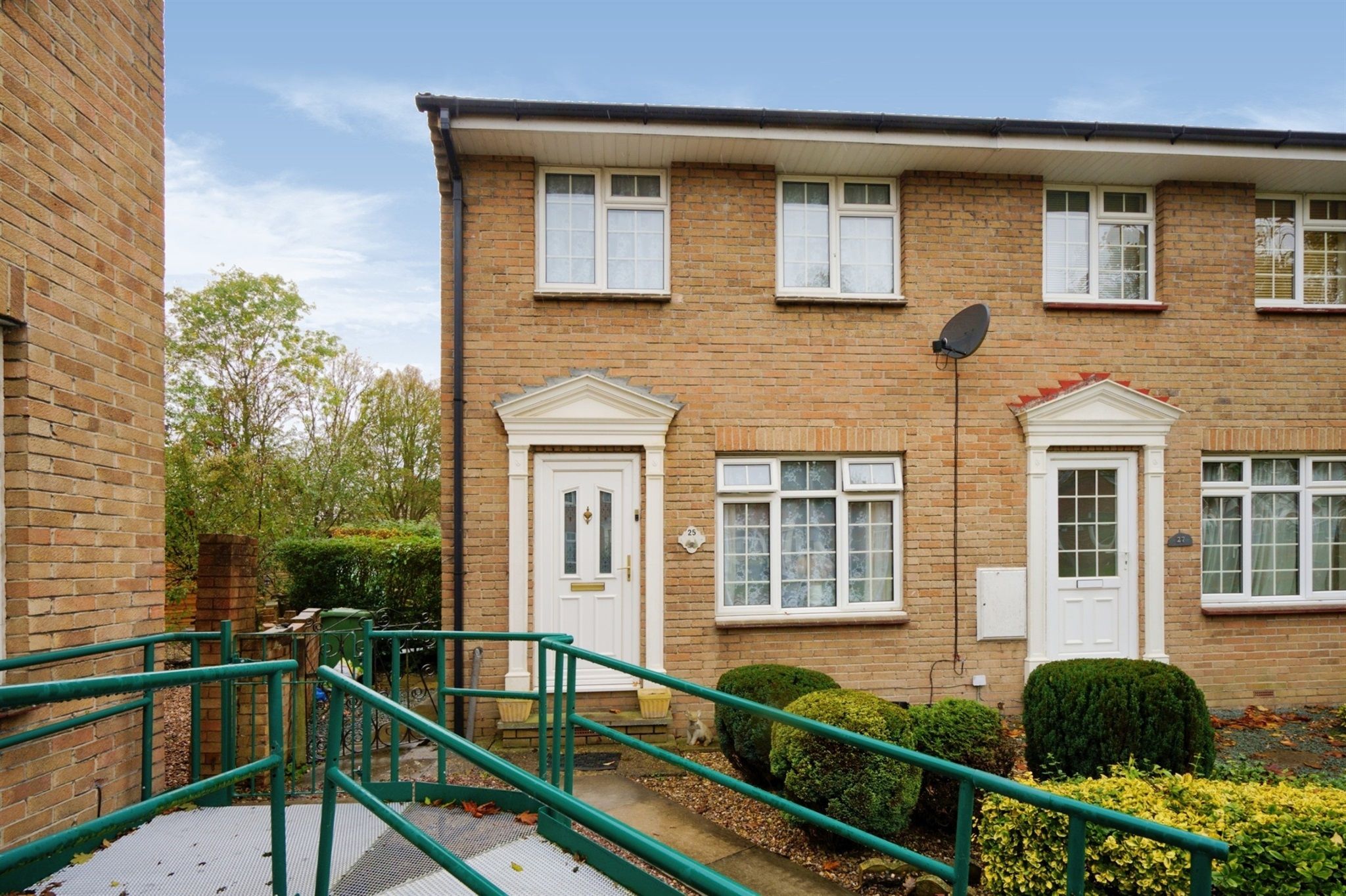 3 bed end terrace house for sale in Grantham Close, Freshbrook, Swindon