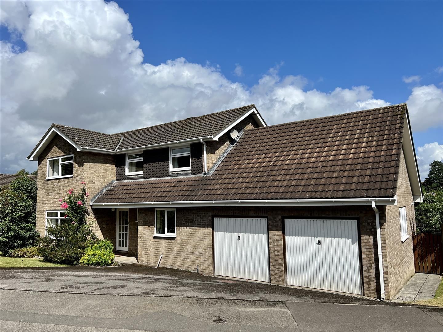 4 bed detached house for sale in Huntfield Road, Chepstow NP16 Zoopla