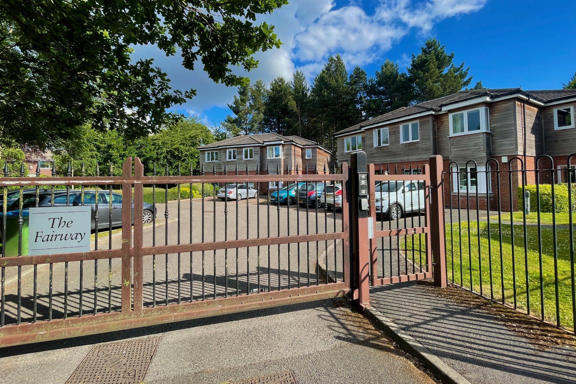 2 bed flat for sale in The Fairway, Ashorne Close, Hall Green B28 Zoopla