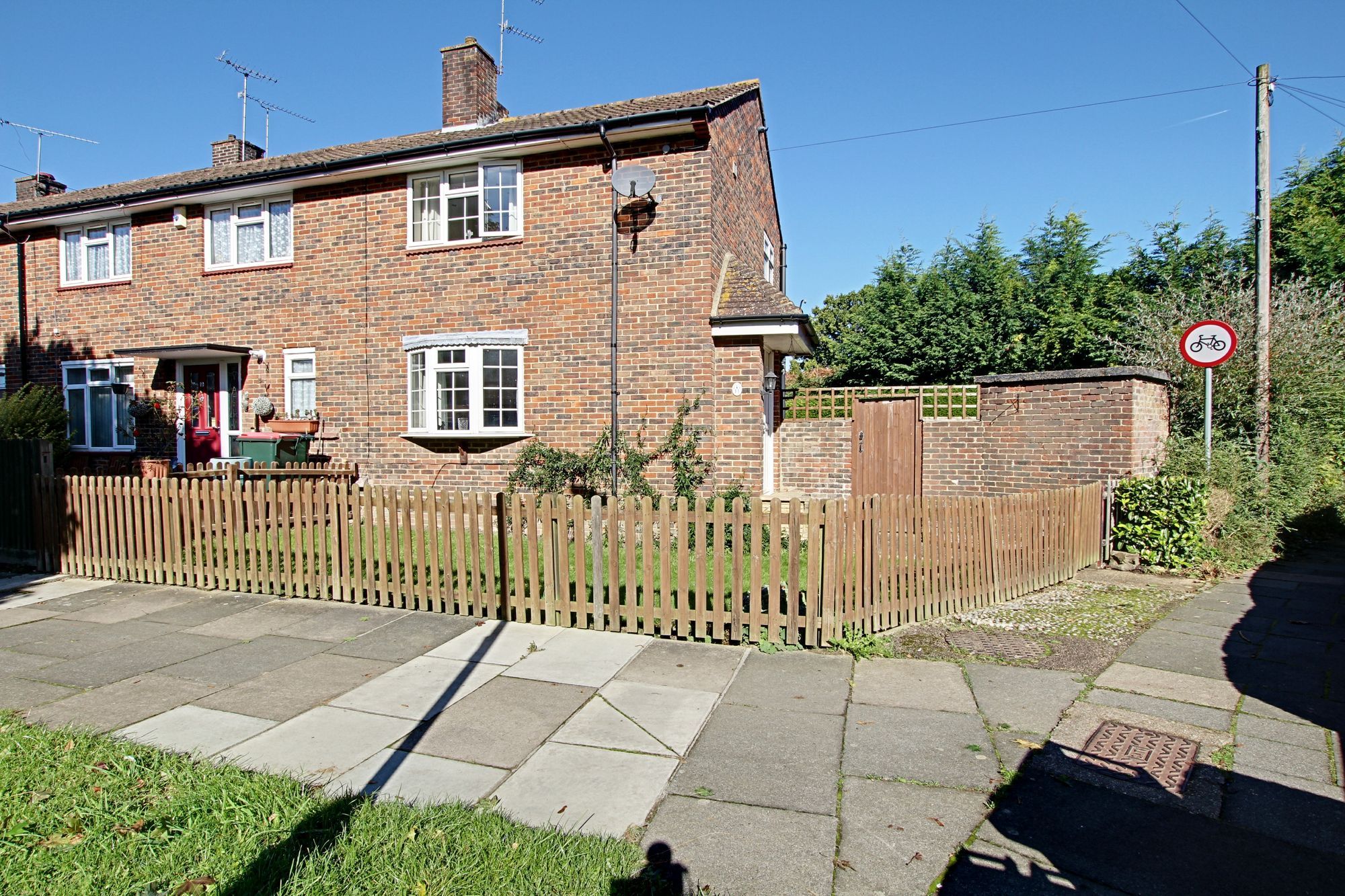 2 bed end terrace house to rent in Arundel Close, Crawley RH10 Zoopla