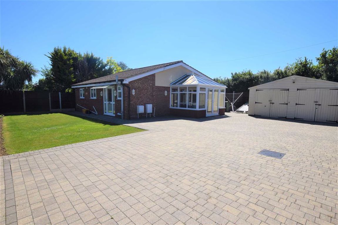 Lawrence Road, Basildon, Essex SS13  