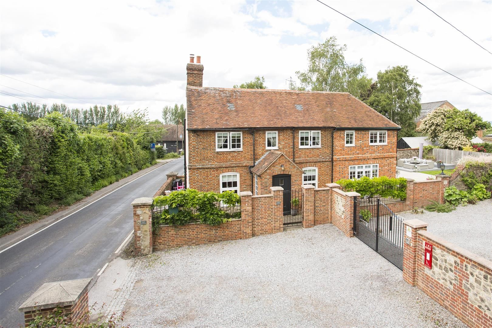 4 bed detached house for sale in Wateringbury Road, East Malling, West