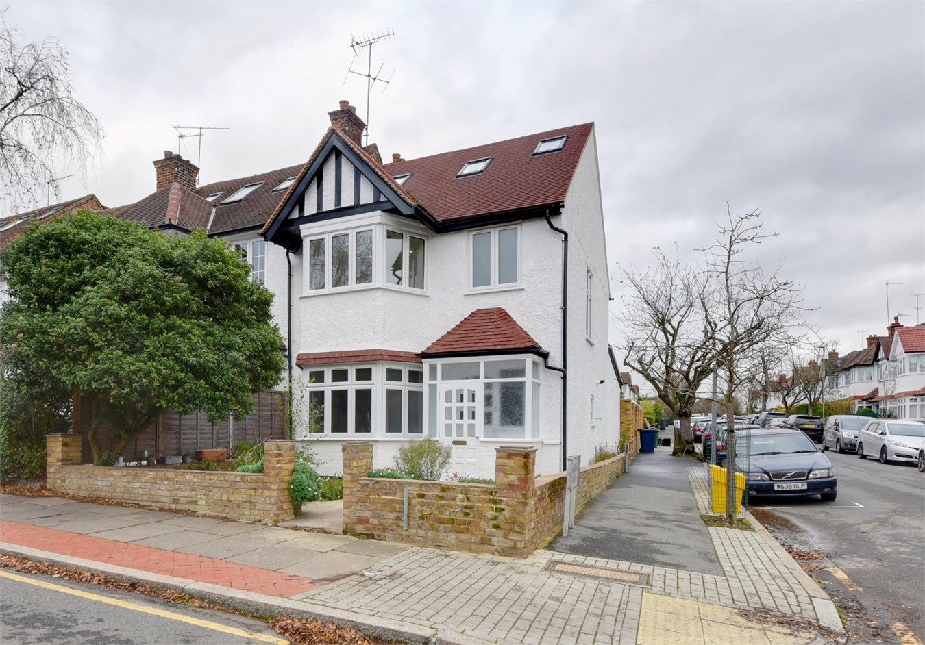 4 bed end terrace house for sale in Summerlee Avenue, East Finchley N2