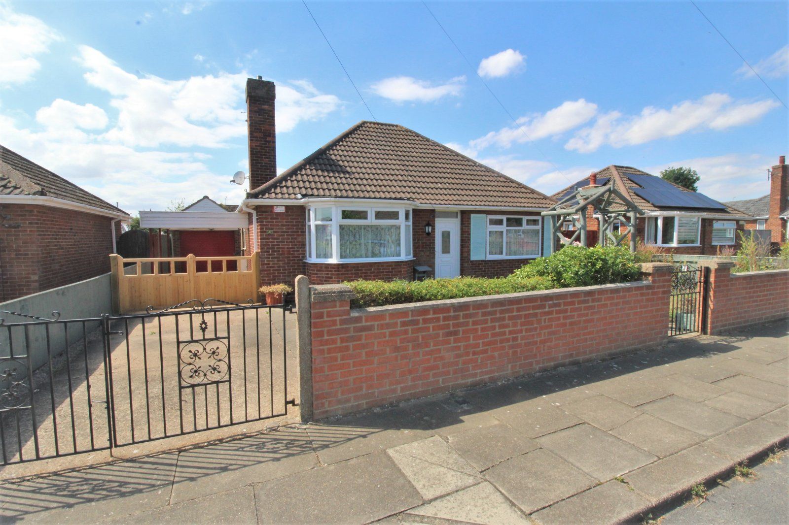 2 bed bungalow for sale in Stephen Crescent, Grimsby, Lincolnshire DN34 Zoopla