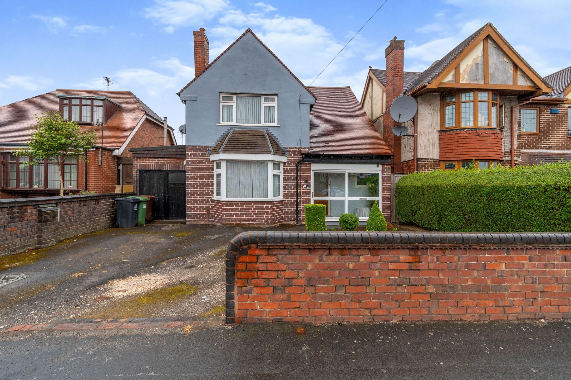 3 bed detached house for sale in Lichfield Road, Shelfield, Walsall WS4