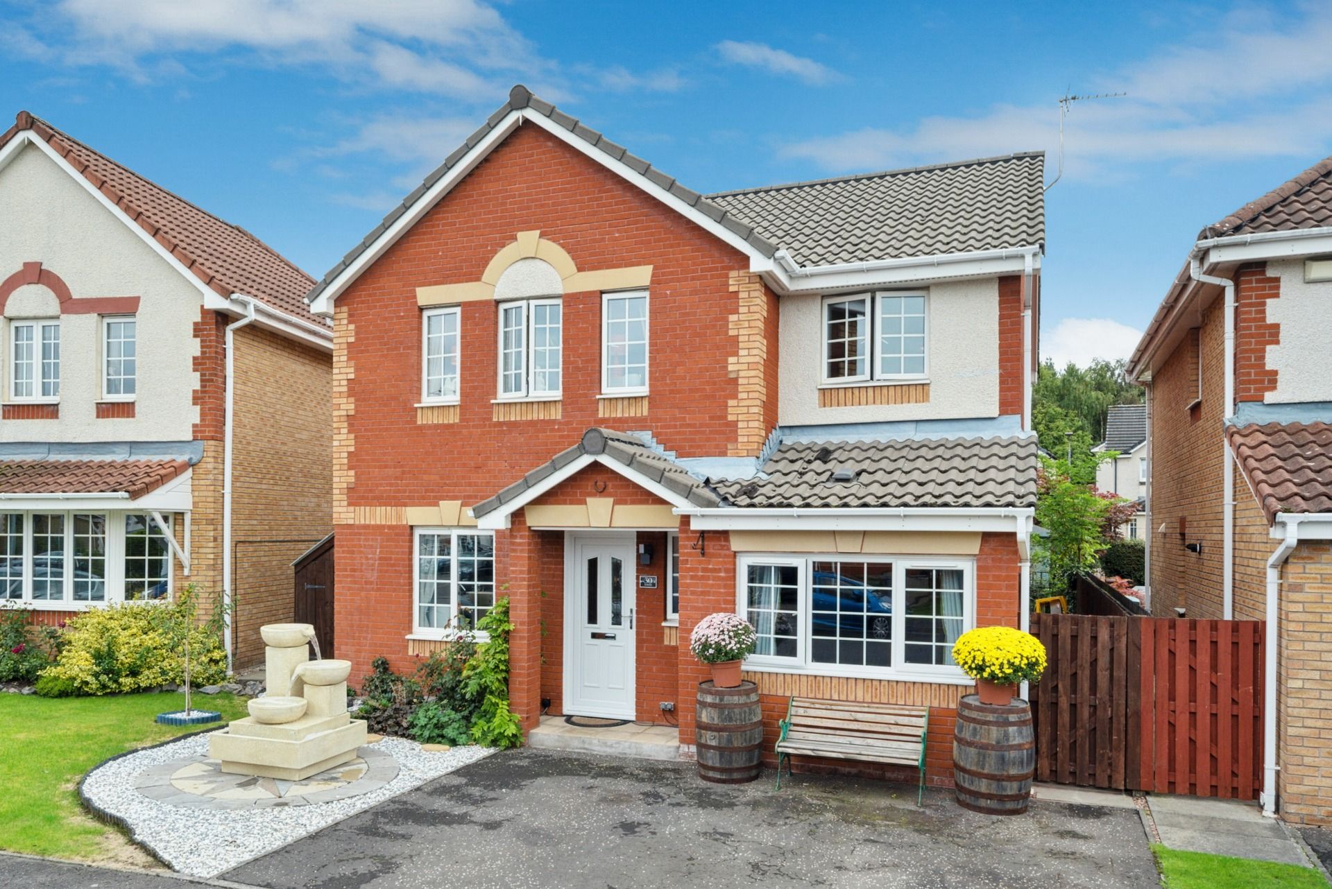 5 bed detached house for sale in Marshall Way, Tullibody