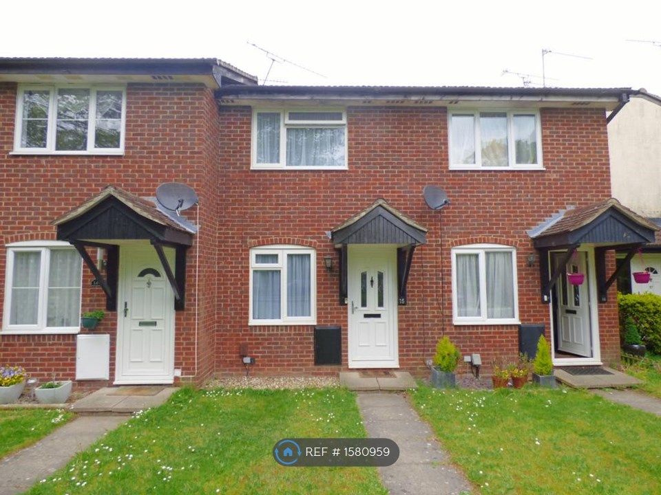 1 bed terraced house to rent in Kingfisher Close, Farnborough GU14 Zoopla