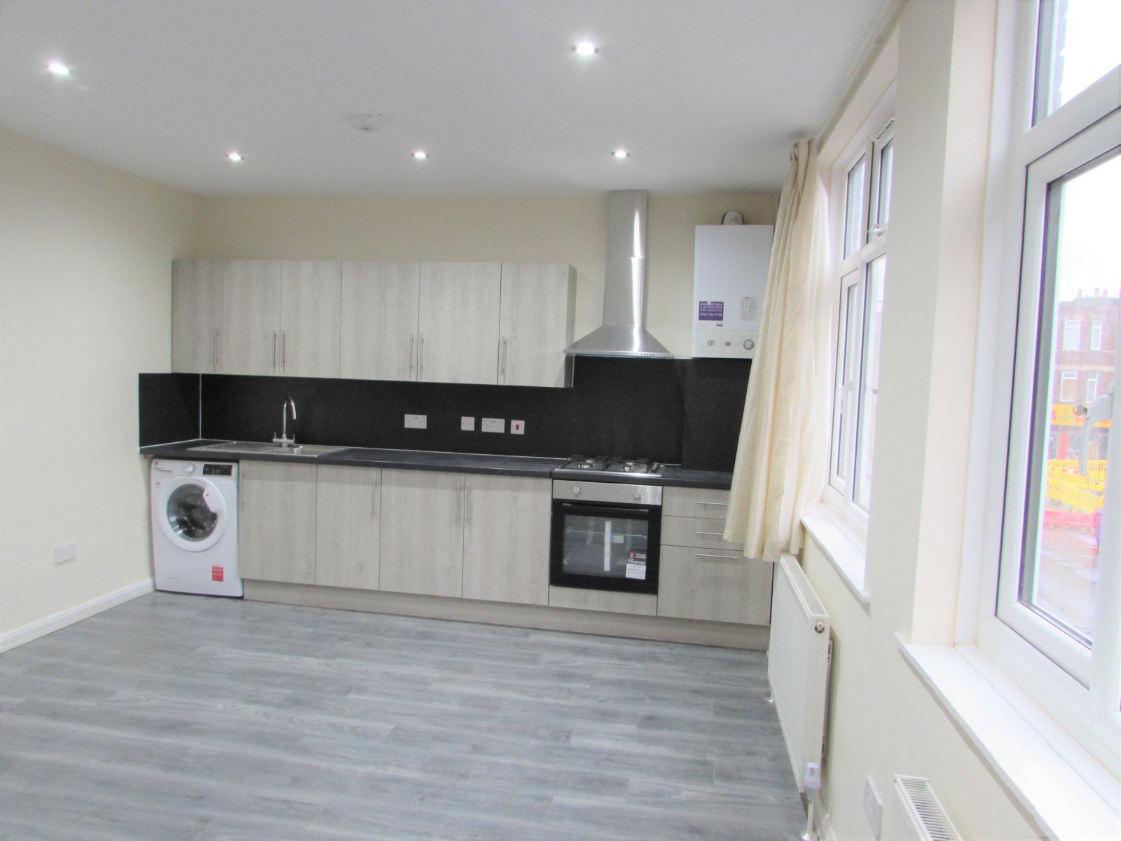 1 bed flat to rent in High Street, Harrow Wealdstone, Middlesex HA3