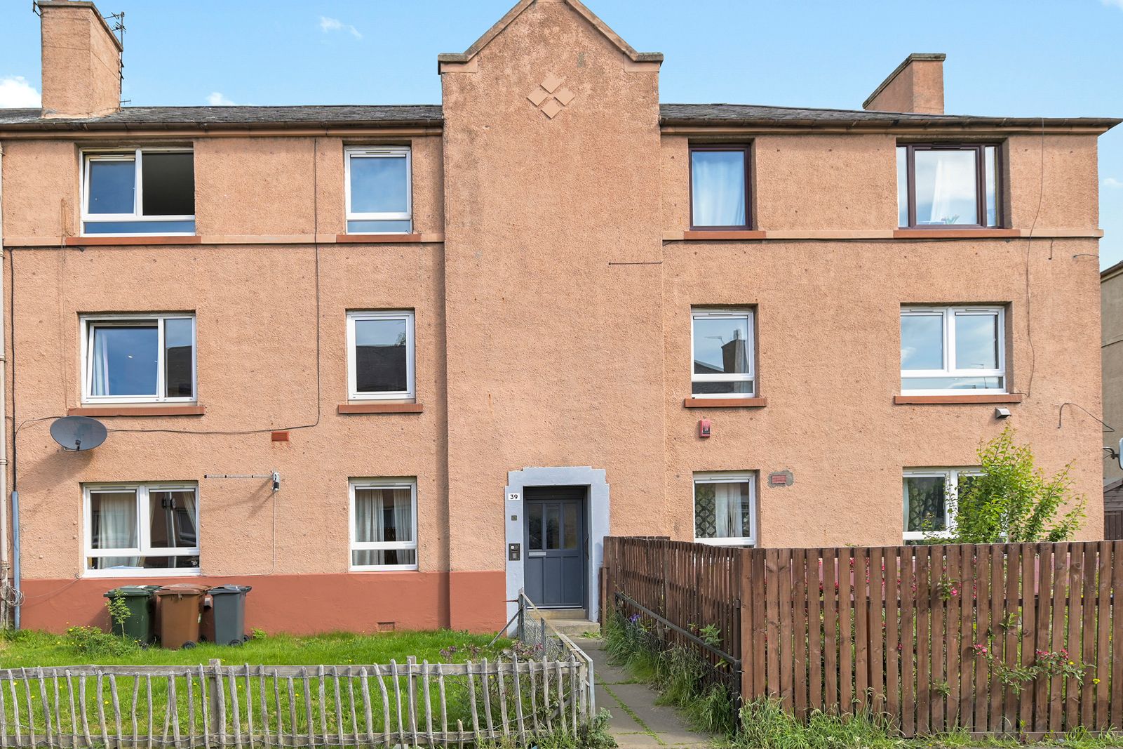 Stenhouse Avenue West, Edinburgh West EH11  