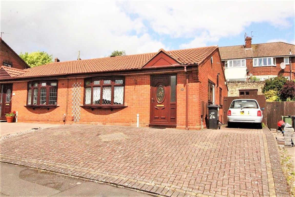 2 bed semidetached bungalow for sale in Harvest Close, Upper Gornal