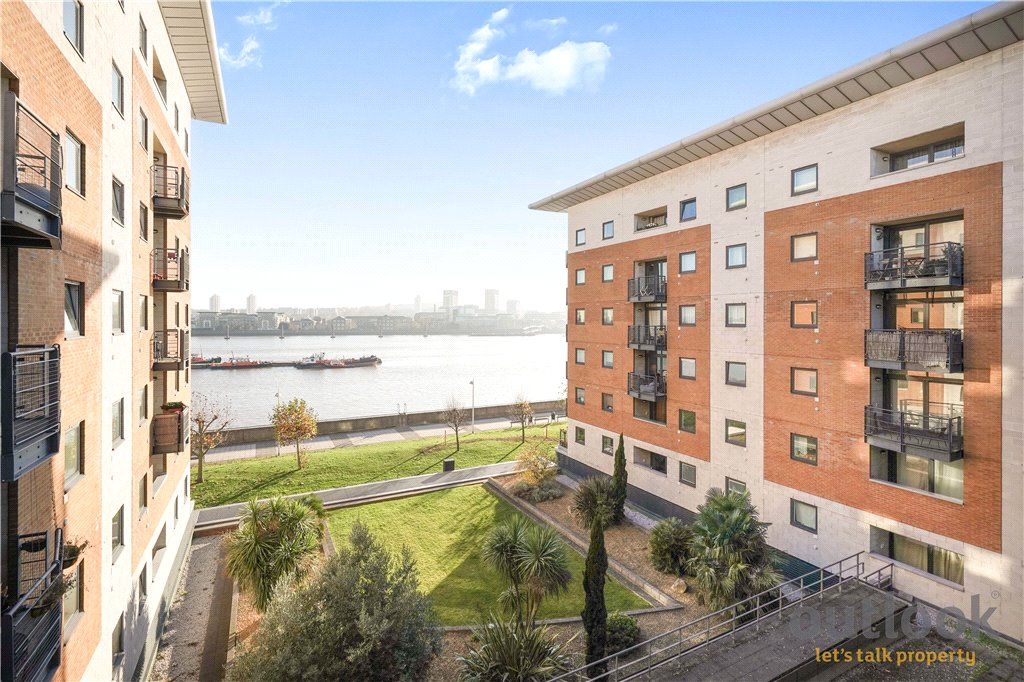 2 bed flat for sale in Fishguard Way, London E16 Zoopla