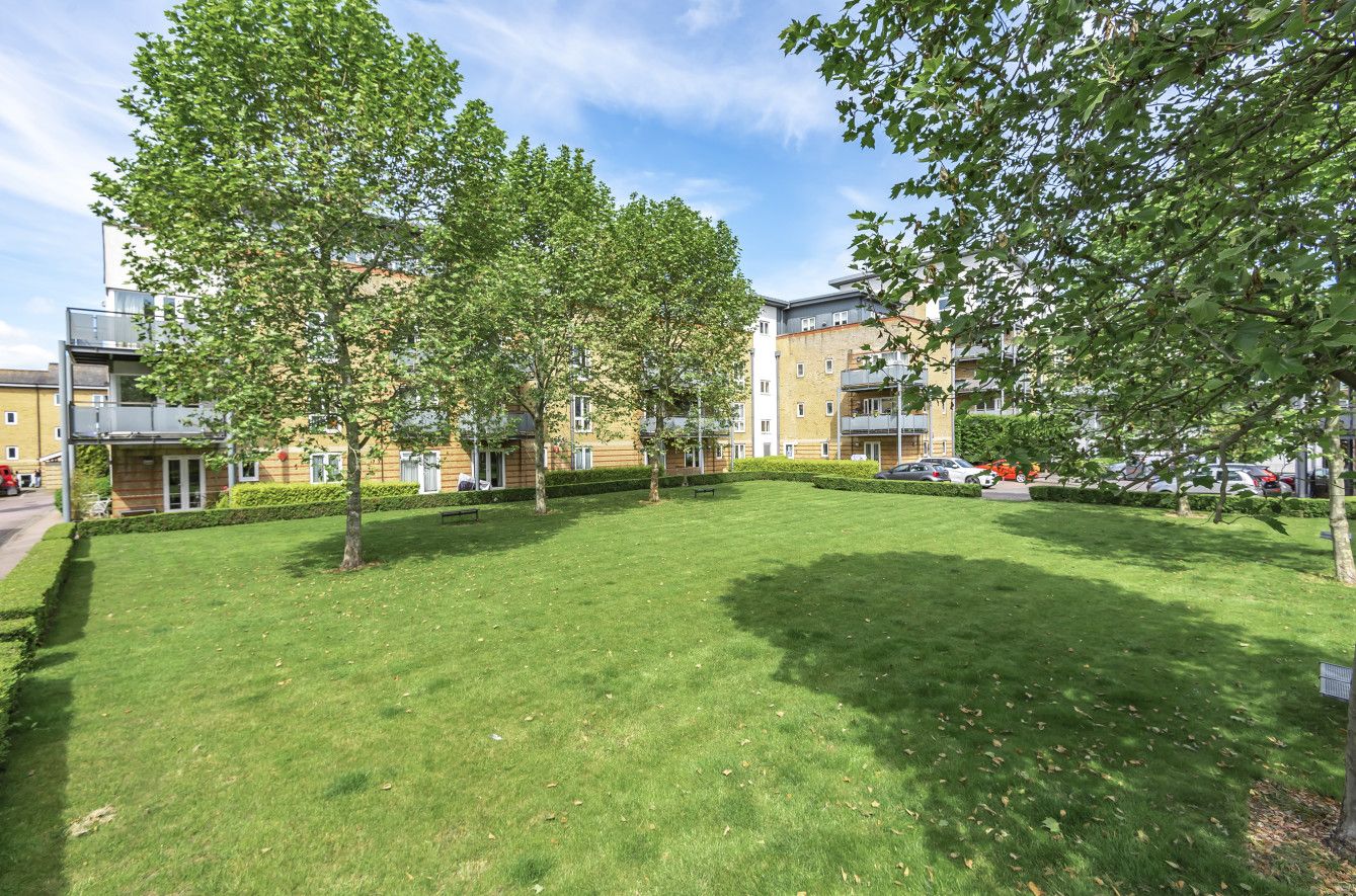 Manhattan Avenue, Watford, Hertfordshire WD18  