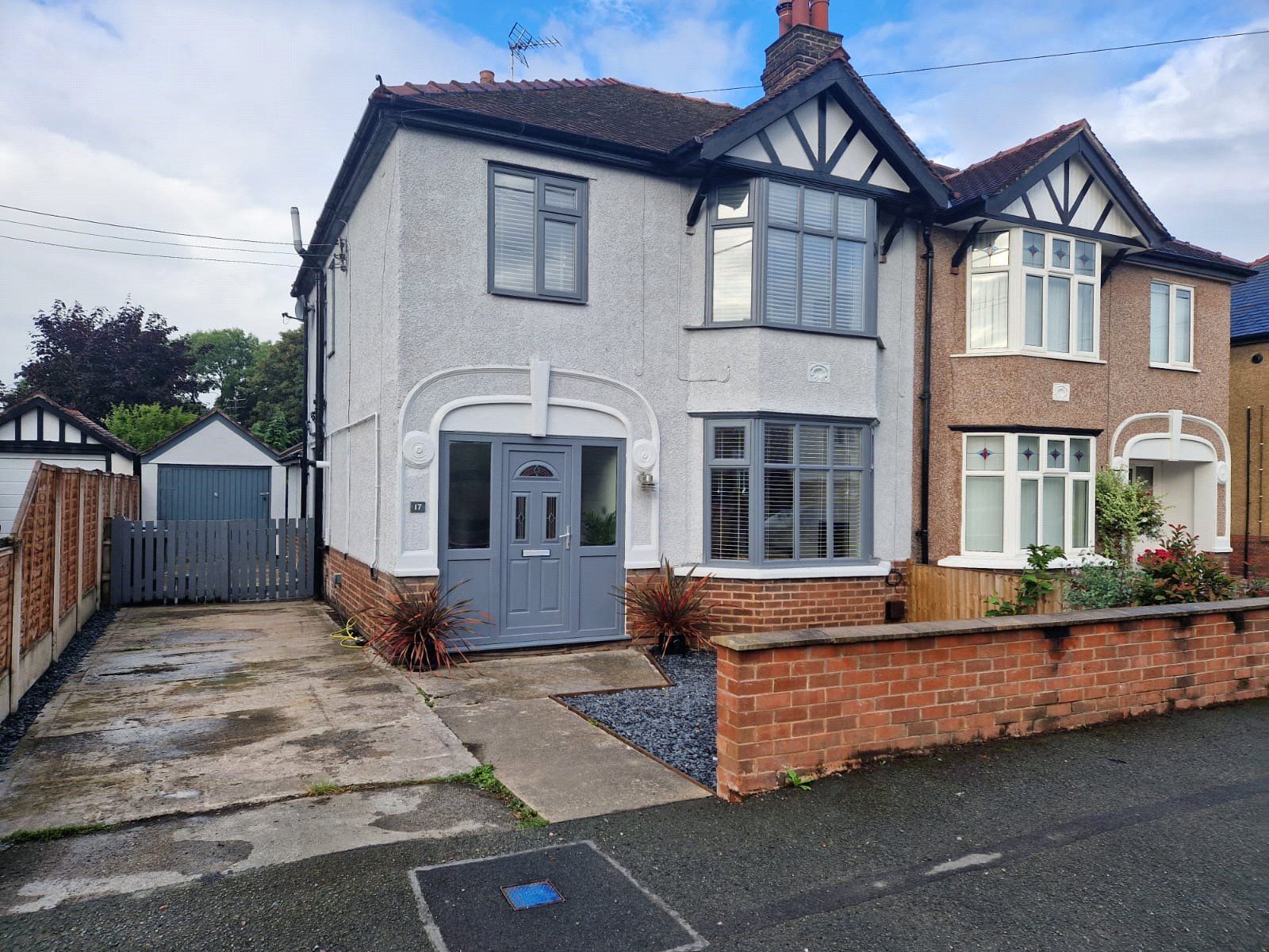 3 bed semidetached house for sale in Woodlands Road, Marford, Wrexham