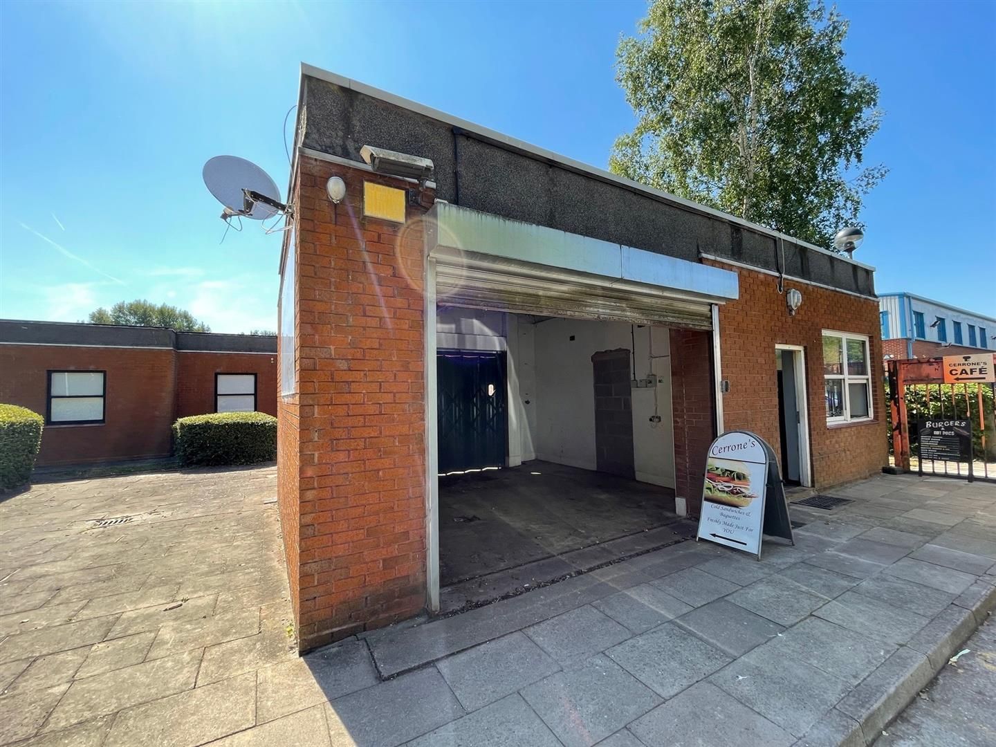 Light industrial to let in Storage Unit Next To Café, Oxleasow Road, Redditch, Worcestershire