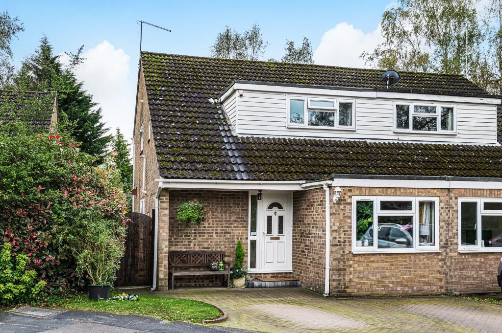 3 bed semidetached house for sale in Fleet, Hampshire GU51 Zoopla
