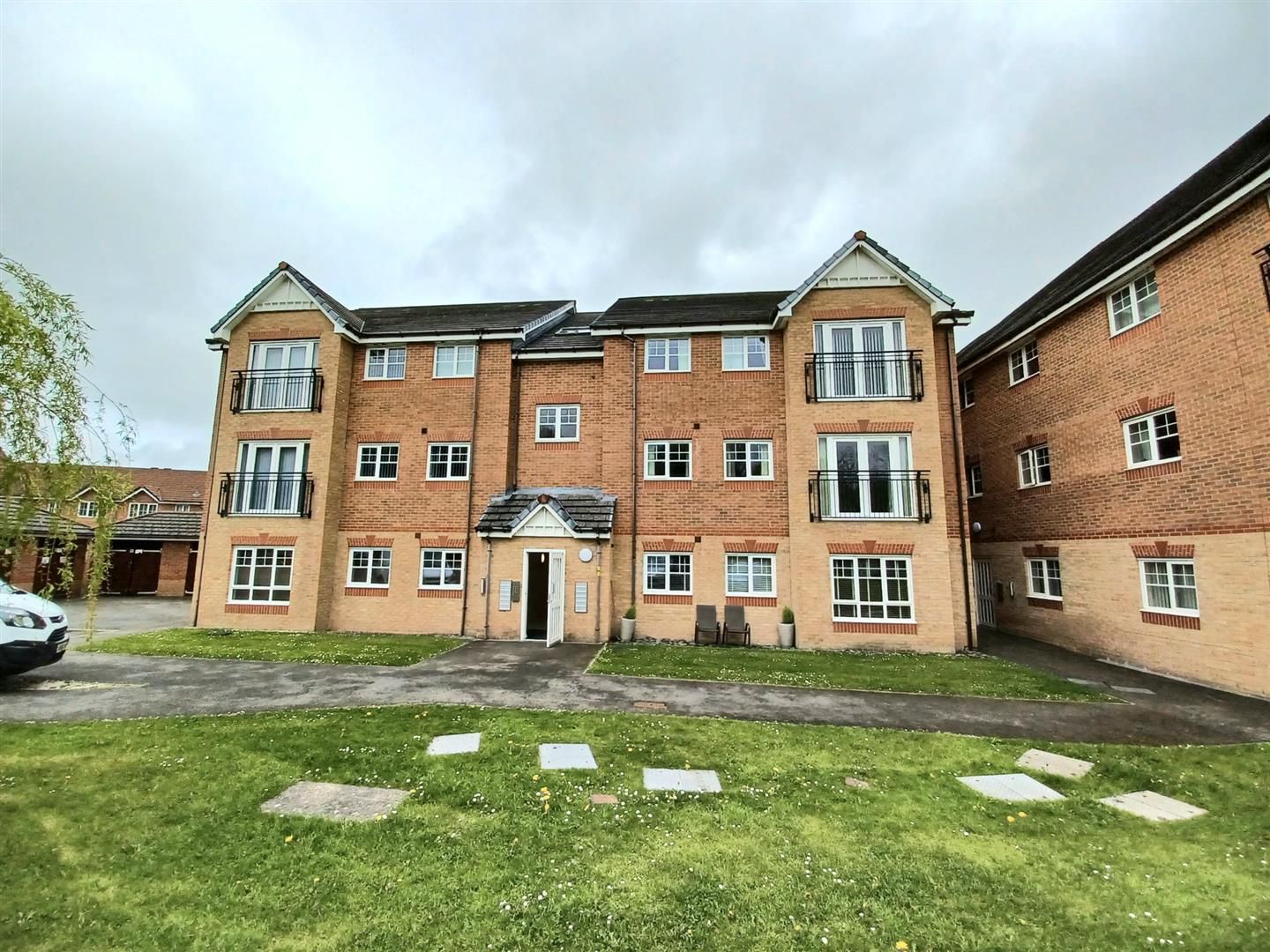 2 bed flat to rent in Lamberton Drive, Brymbo, Wrexham LL11 Zoopla
