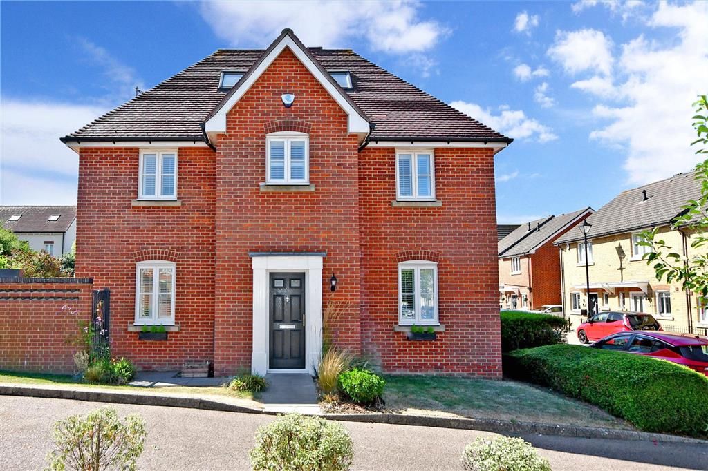 4 bed semidetached house for sale in Oldfield Drive, Wouldham
