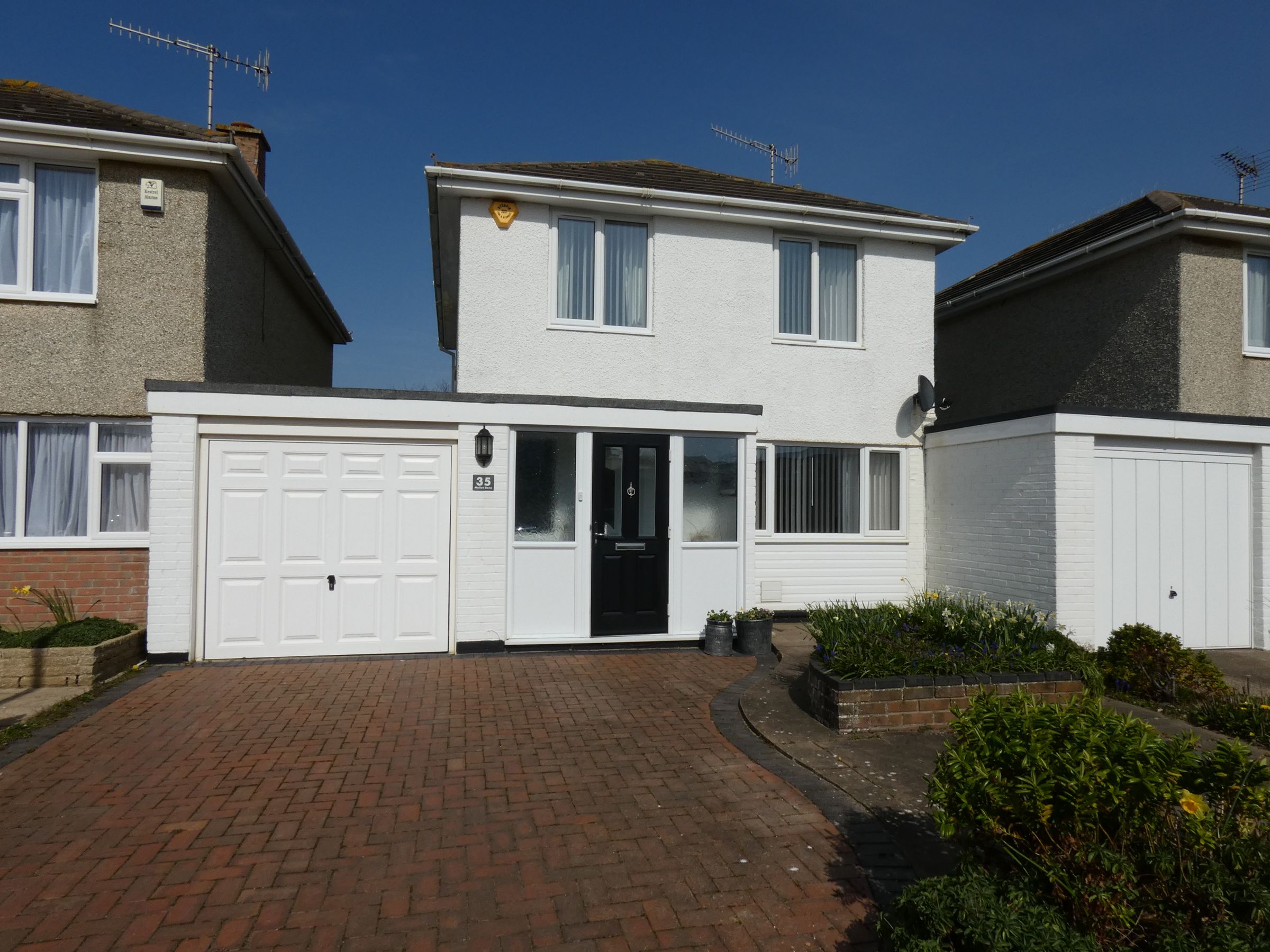 3 bed linkdetached house for sale in Mallon Dene, Rustington, Littlehampton BN16 Zoopla