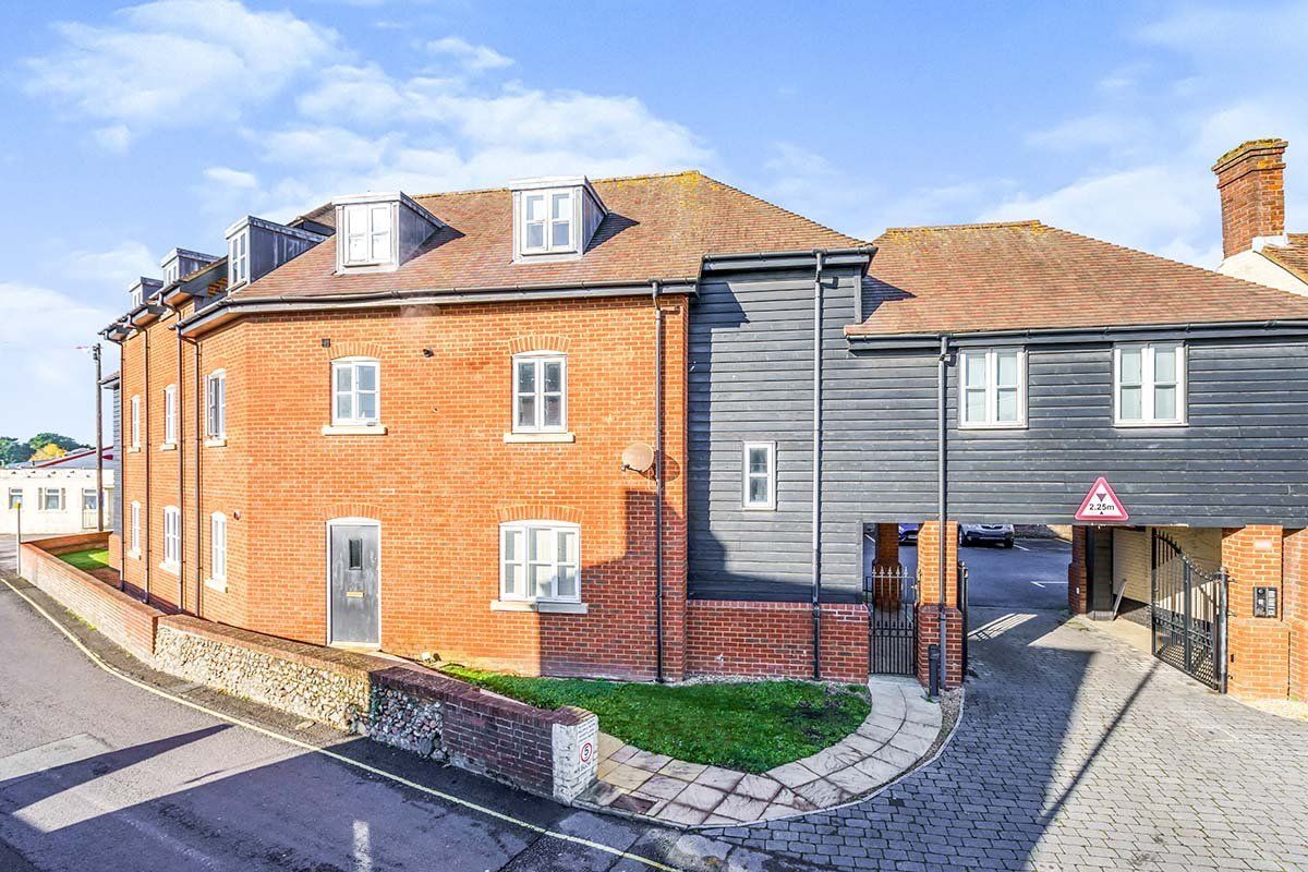 2 bed flat for sale in Oldcroft Court 2 Brockhampton Lane, Havant, Hampshire PO9 Zoopla