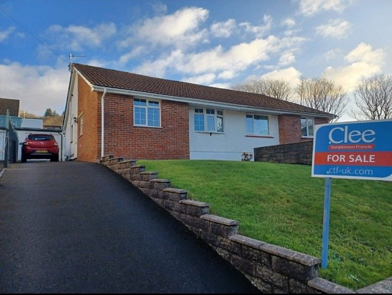 3 bed semidetached bungalow for sale in Waun Penlan, Pontardawe