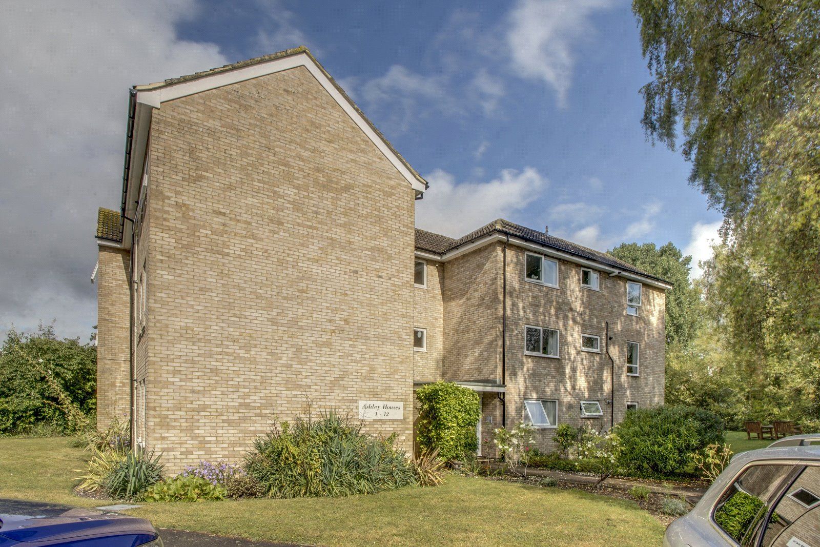 1 bed flat for sale in Ashley Houses, Rushburn, Wooburn Green, Buckinghamshire HP10 Zoopla