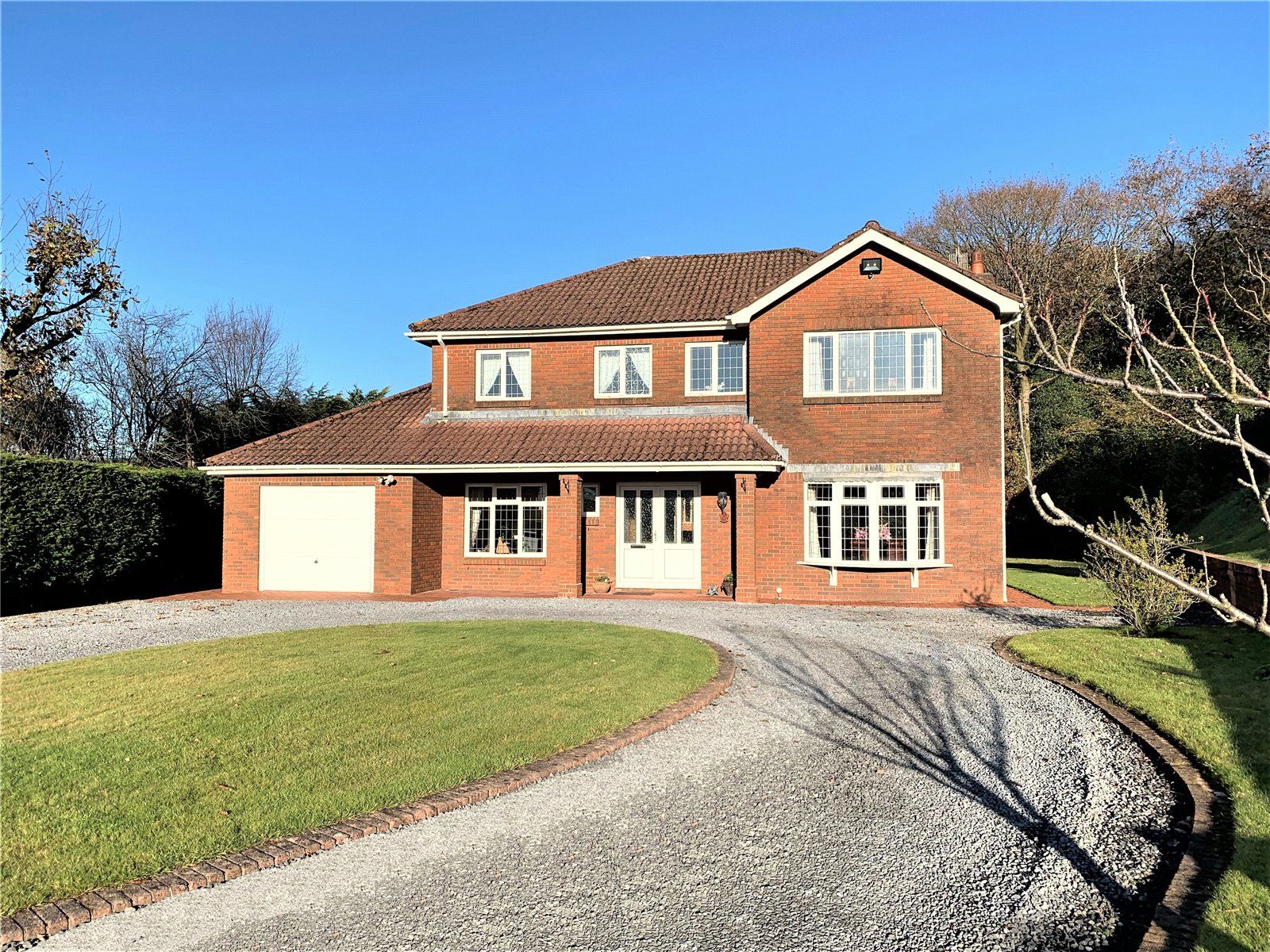 4 bed detached house for sale in Clos Llwynallt, Alltwen, Pontardawe