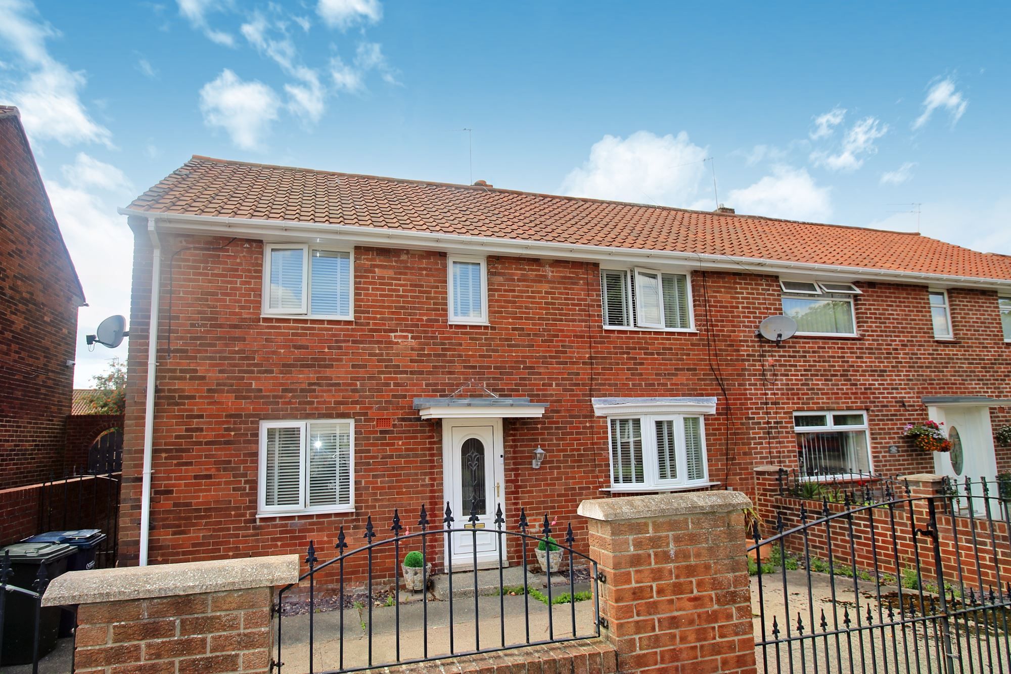 3 bed semidetached house for sale in Saxondale Road, Kenton, Newcastle