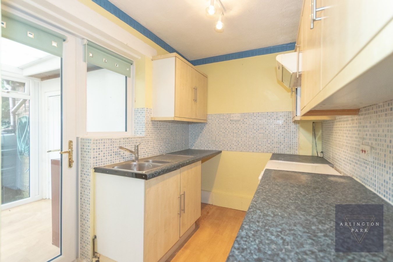 3 bed semidetached house for sale in Chapel Road, Hainford, Norwich