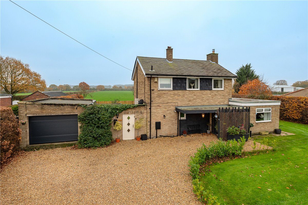 4 bed detached house for sale in Highfield Road, Bubwith, Selby, East