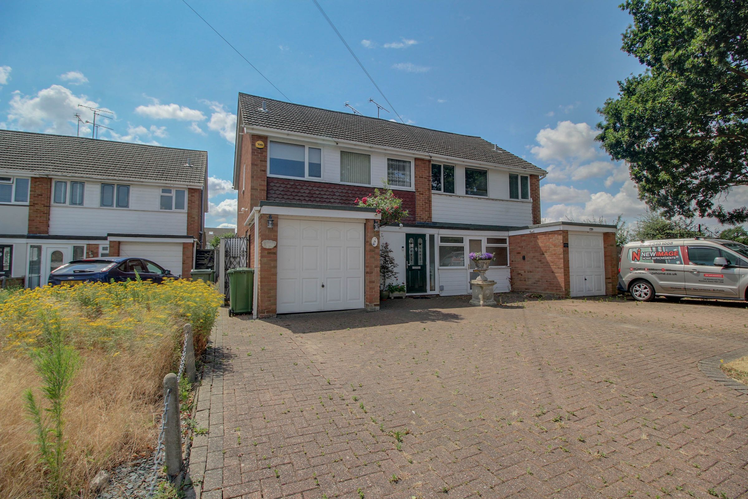 3 bed semidetached house for sale in Ozonia Close, Wickford SS12 Zoopla