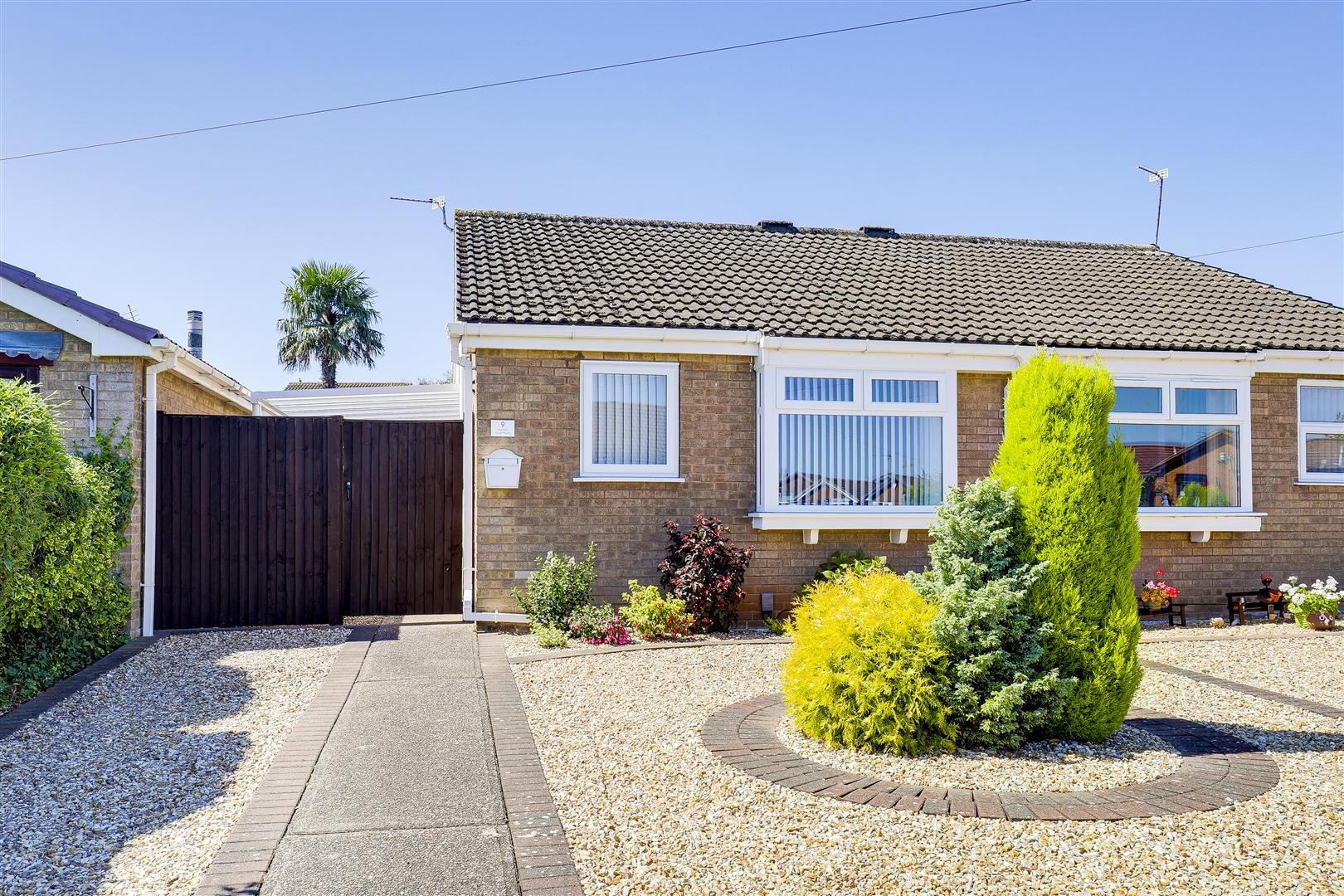 2 bed semidetached bungalow for sale in Keats Drive, Hucknall