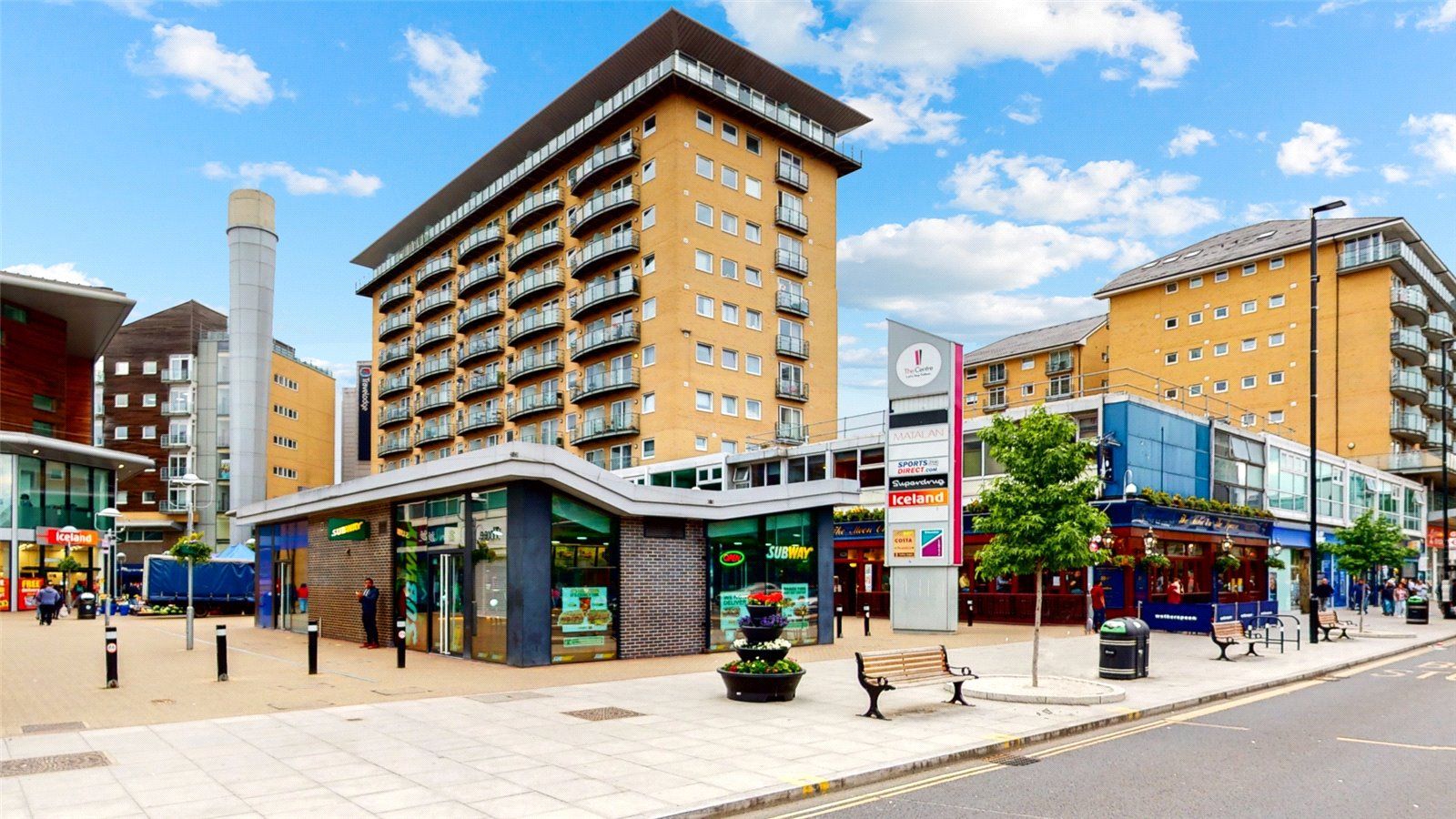 2 bed flat for sale in Hamlyn House, Feltham TW13 Zoopla