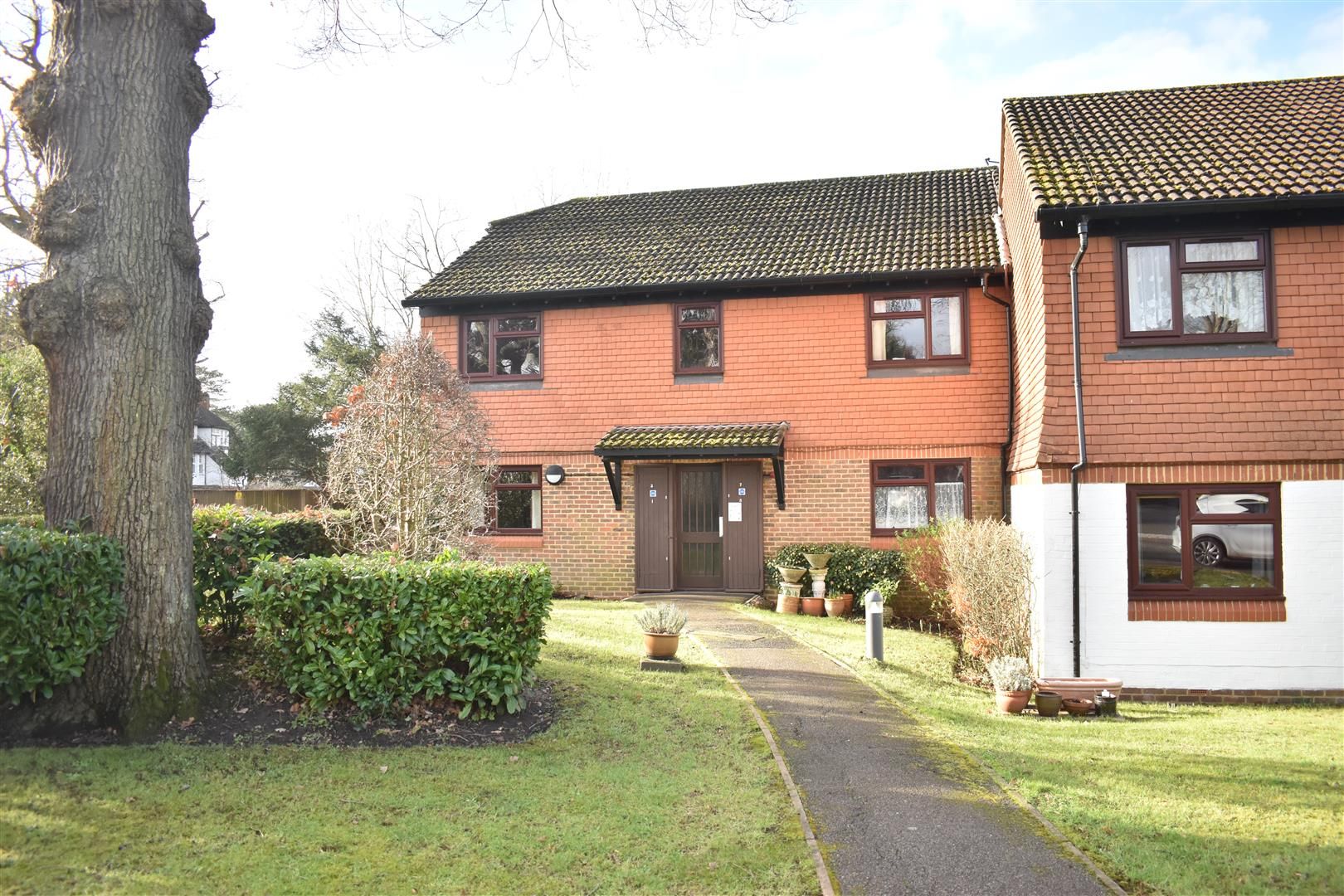1 bed property for sale in Broadmead, Ashtead KT21 Zoopla