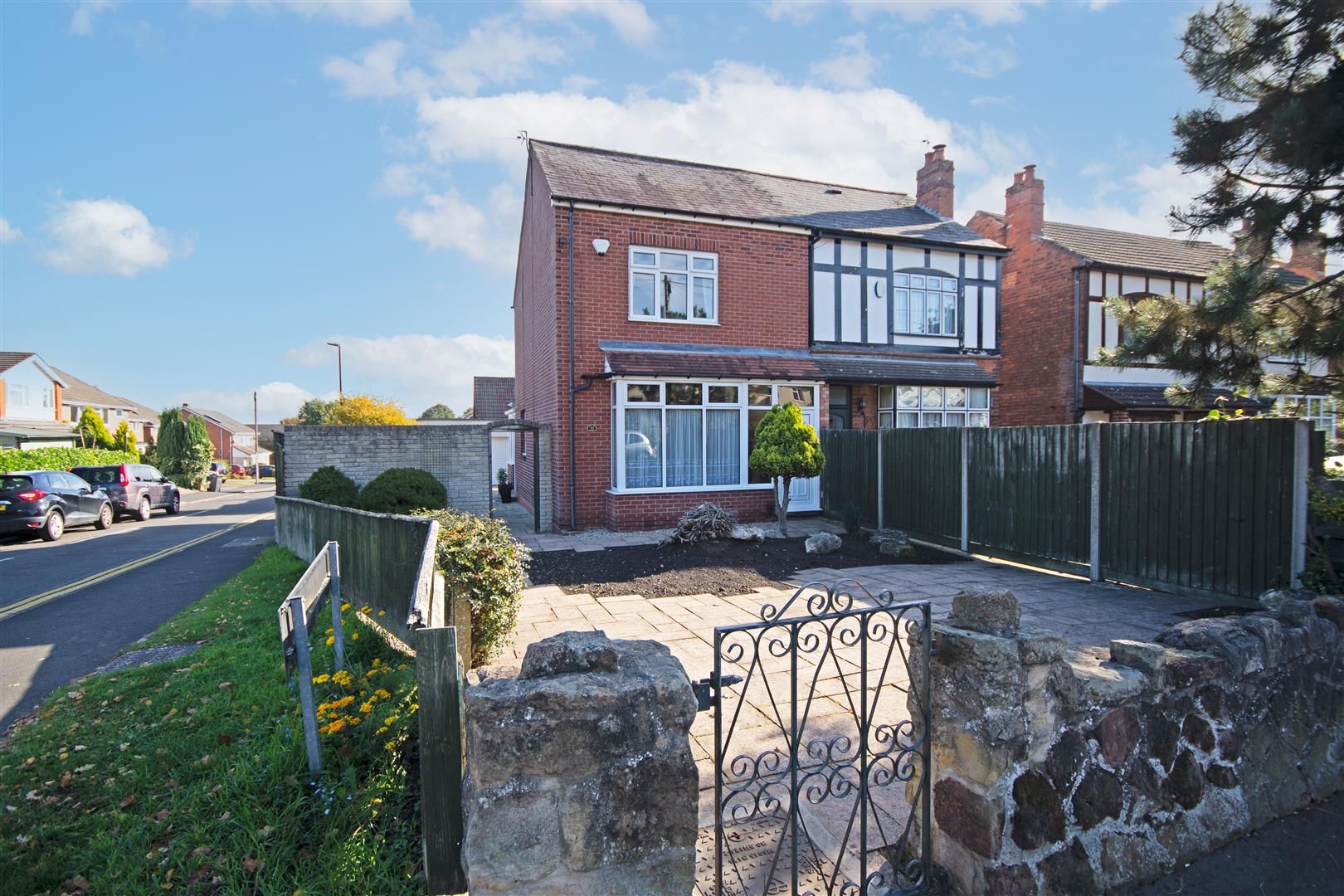 3 bed semidetached house for sale in Hollyfield Road, Sutton Coldfield