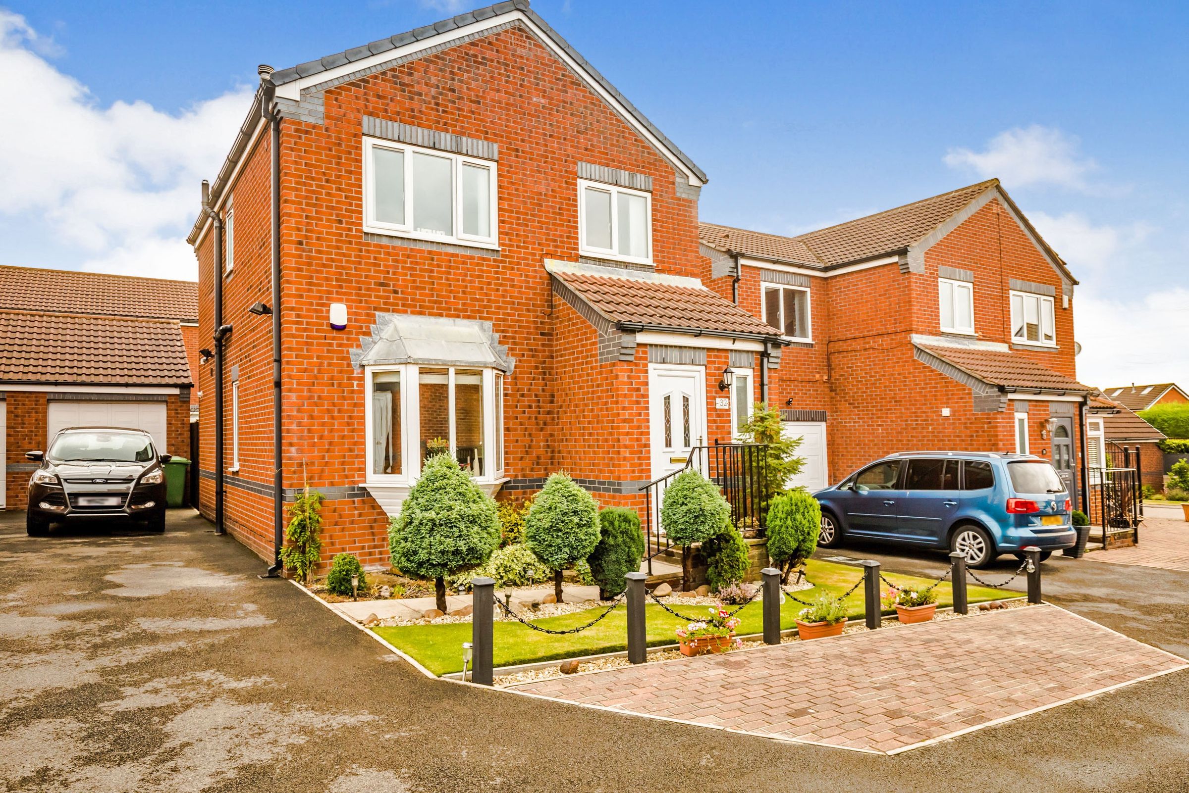 3 bed detached house for sale in Woodlands Drive, East Ardsley