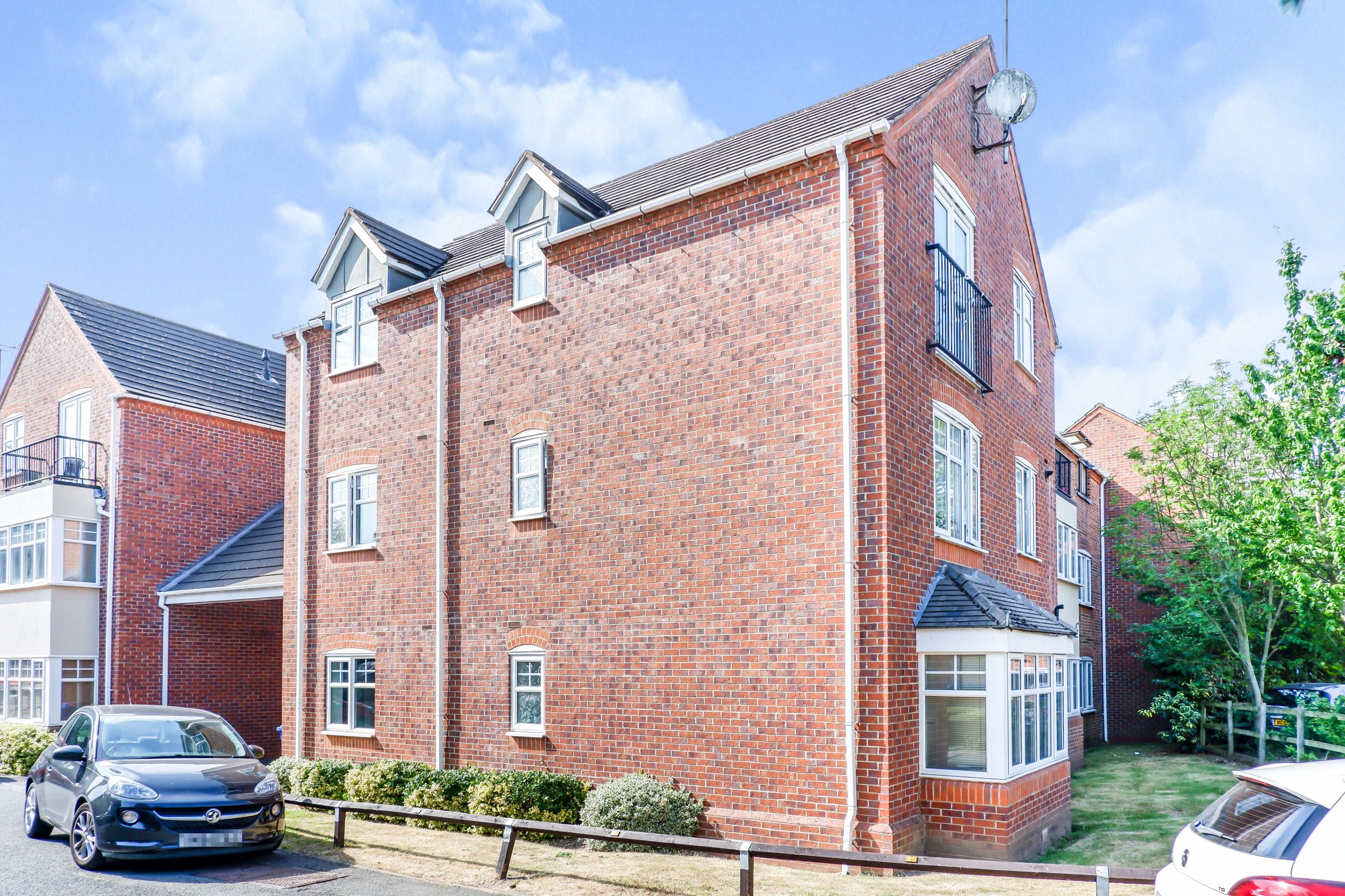 2 bed flat for sale in Mulberry Drive, Lichfield WS13 Zoopla