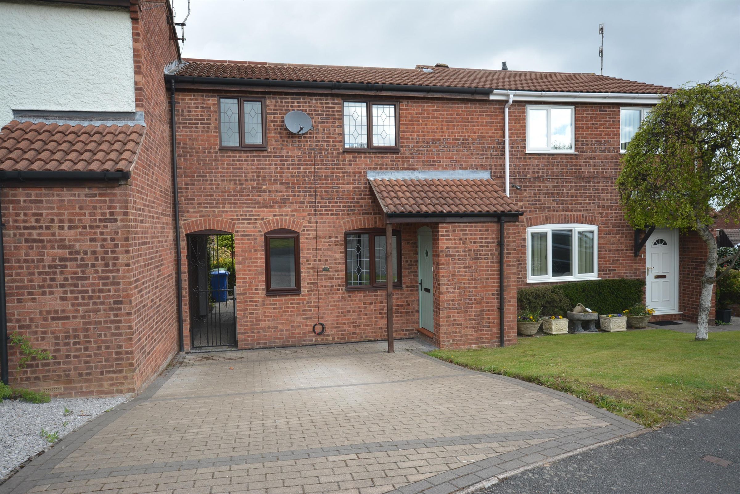 3 bed town house for sale in Firvale Road, Walton, Chesterfield S42