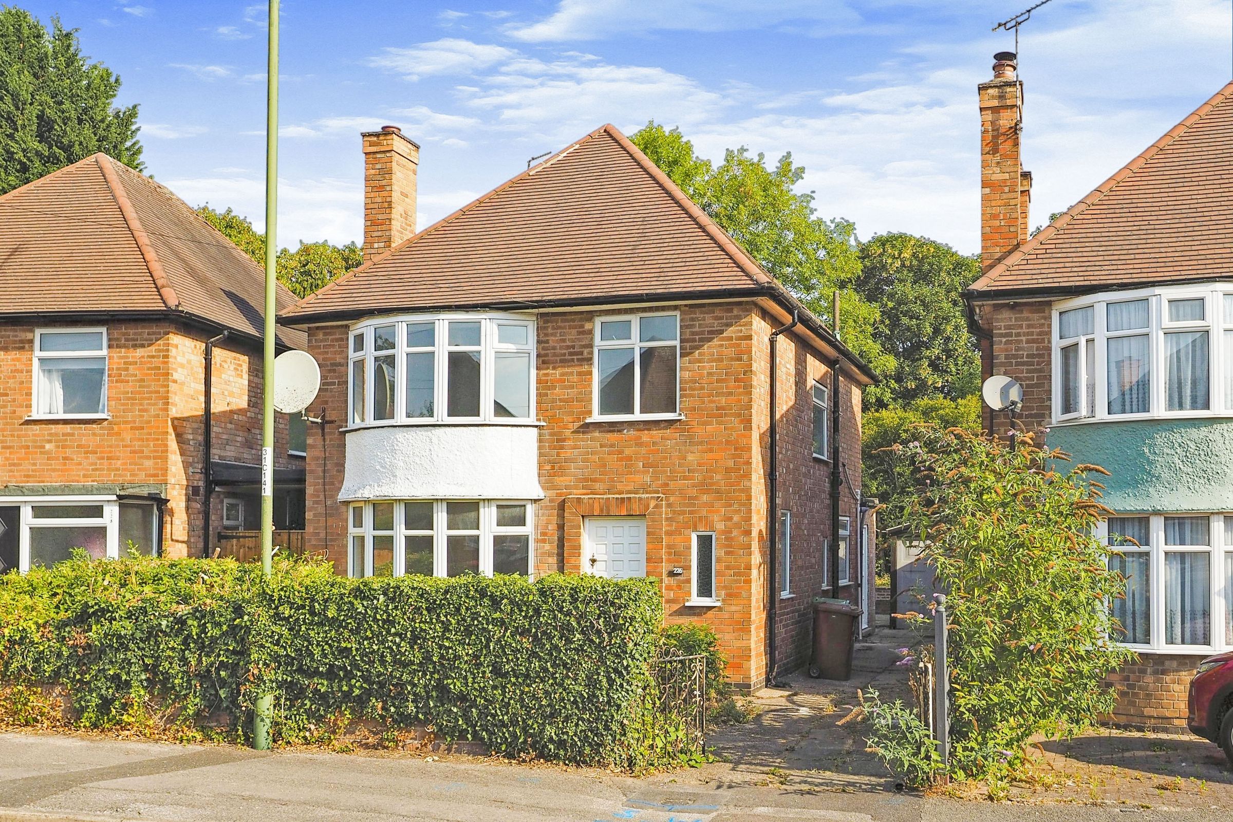3 bed detached house for sale in Charlbury Road, Nottingham