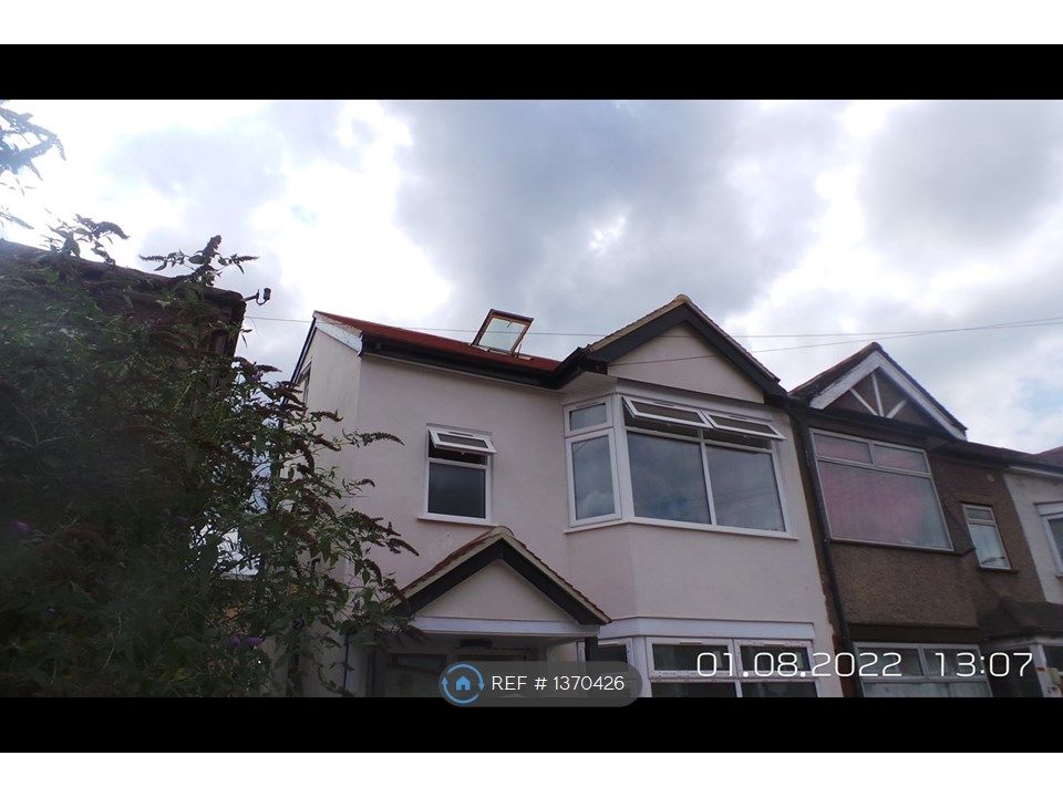 Room to rent in Cavendish Road, London N18 Zoopla