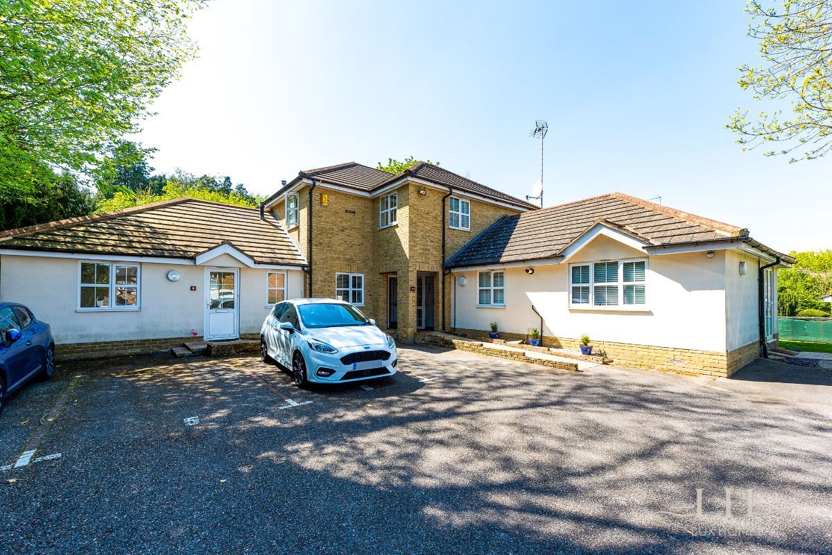 1 bed flat for sale in Junction Road, Warley, Brentwood CM14 Zoopla