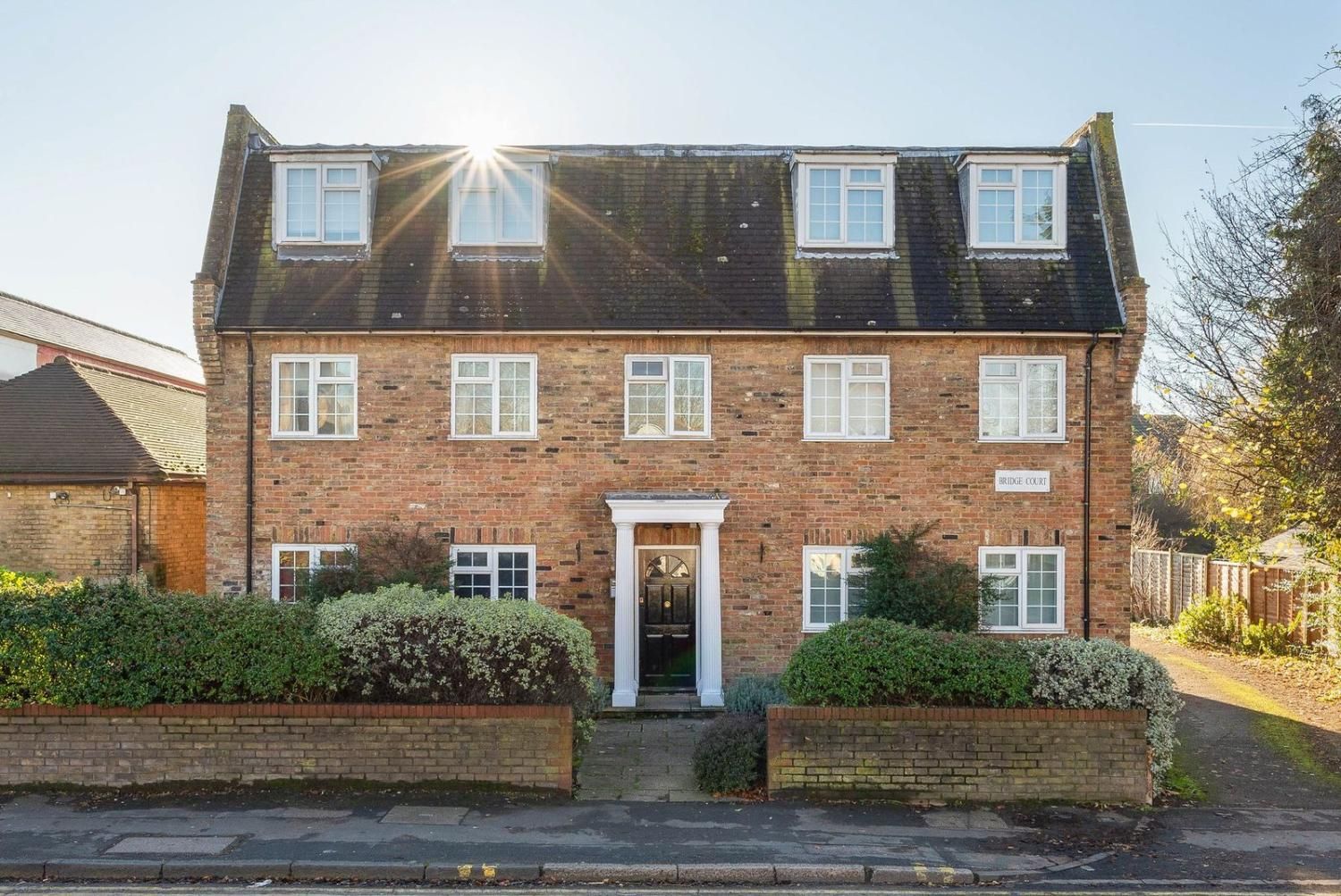 Bridge Road, Chertsey, Surrey KT16