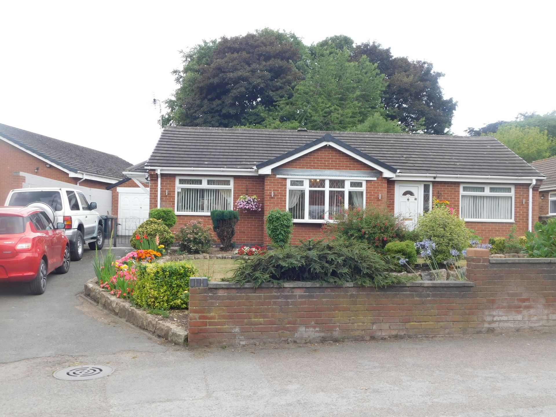 4 bed bungalow for sale in Higgins Road, Newhall DE11 Zoopla