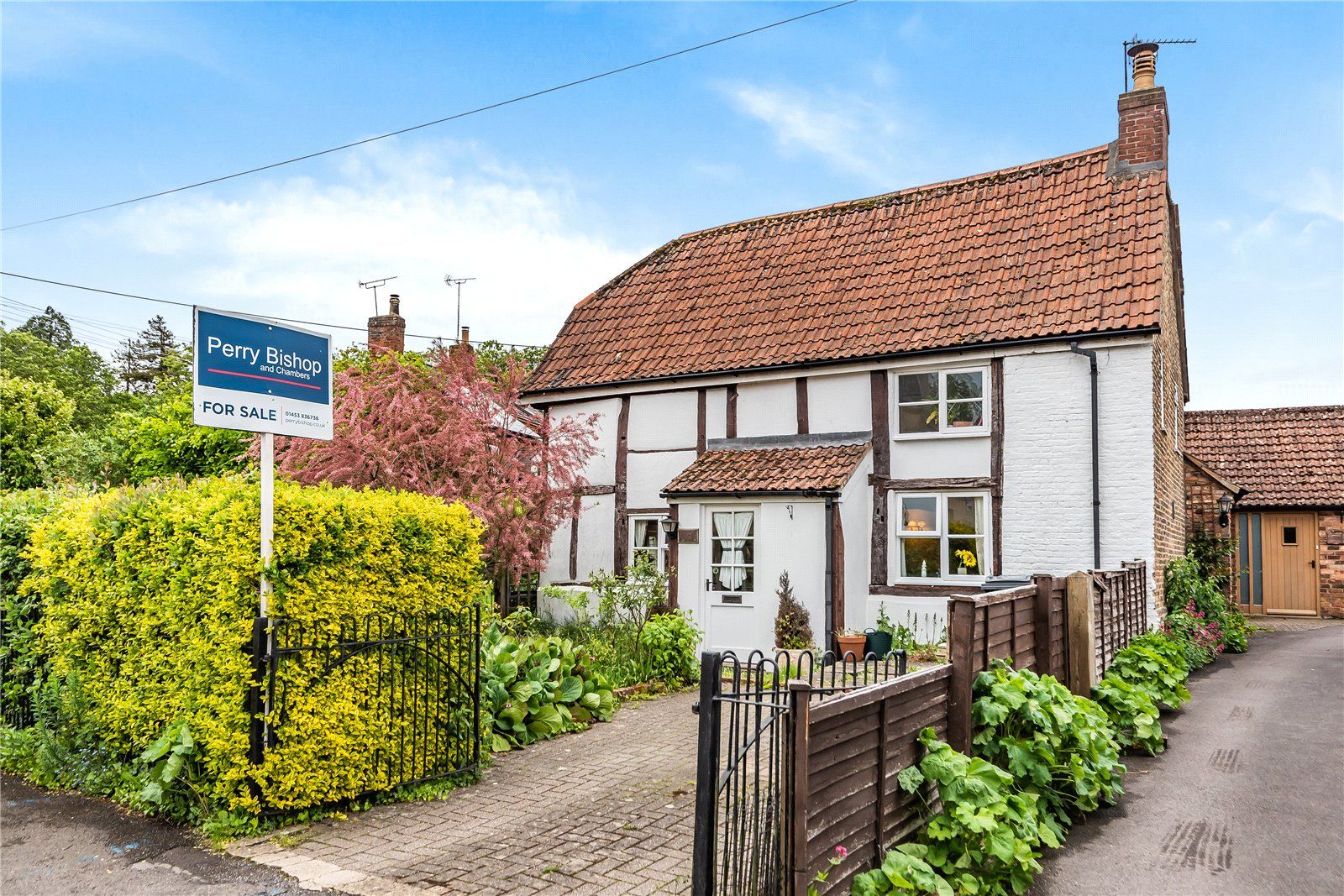 3 bed linkdetached house for sale in Frampton On Severn, Gloucester