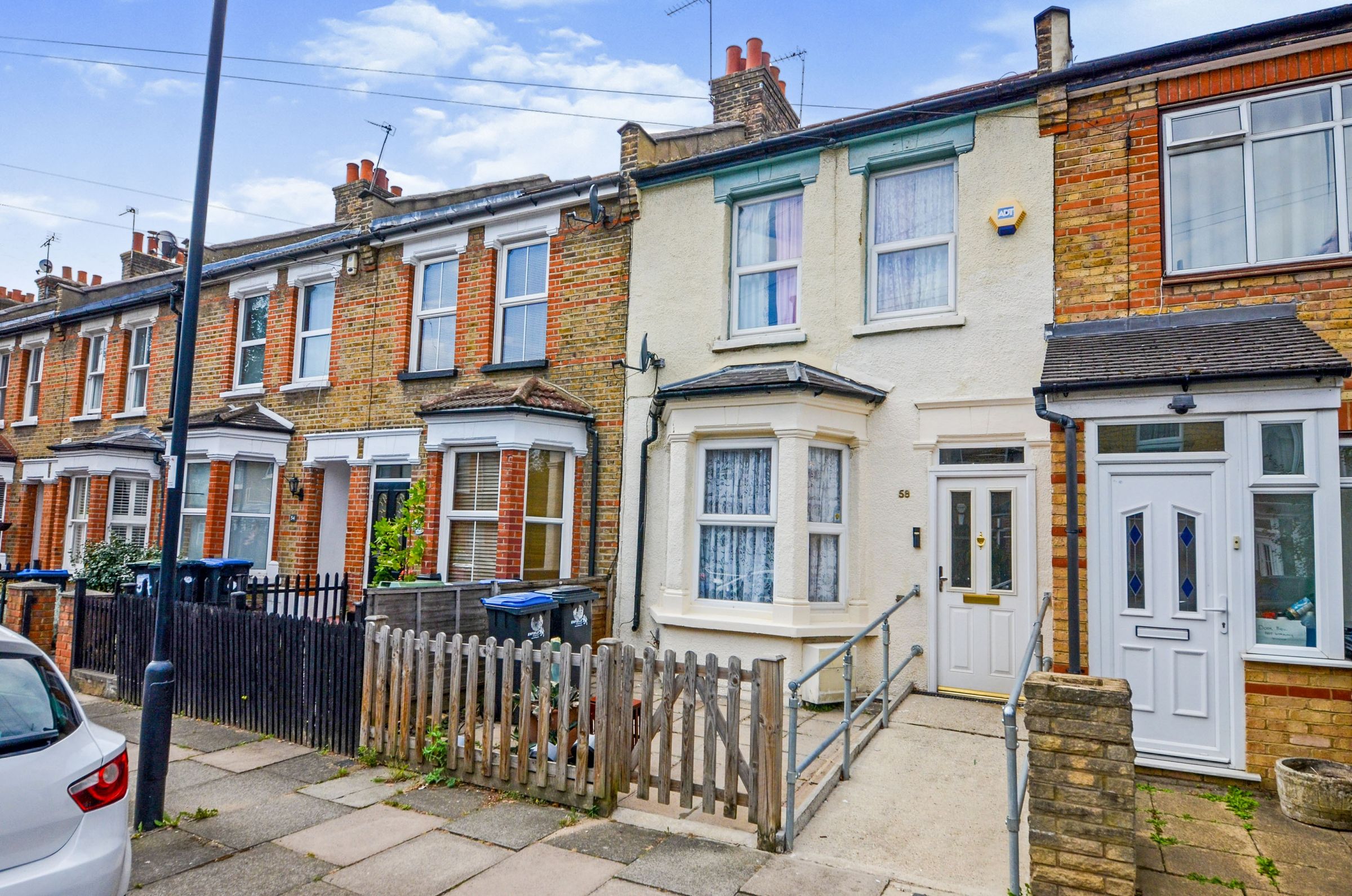 4 bed terraced house for sale in Halstead Road, Enfield EN1 Zoopla
