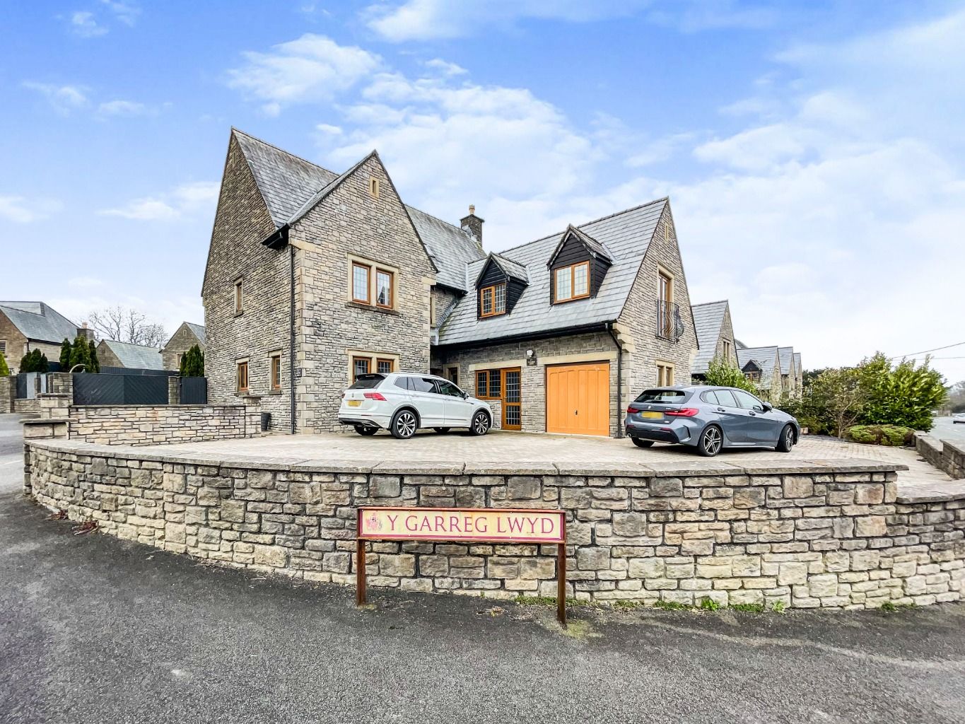 7 bed detached house for sale in Y Garreg Lwyd, Llanedi, Pontarddulais