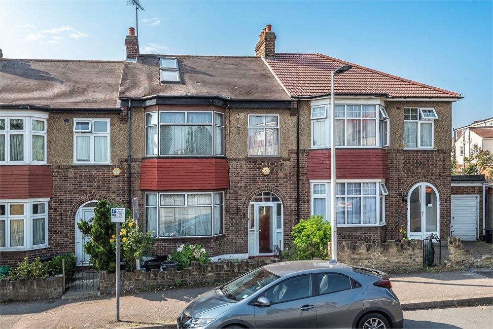 Rose Avenue, London E18  